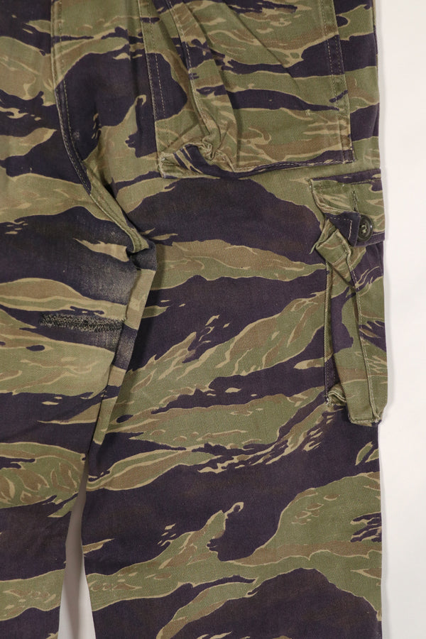 正品经典虎纹图案裤子，二手，有修补痕迹