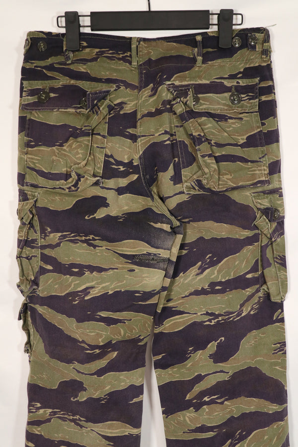 正品经典虎纹图案裤子，二手，有修补痕迹