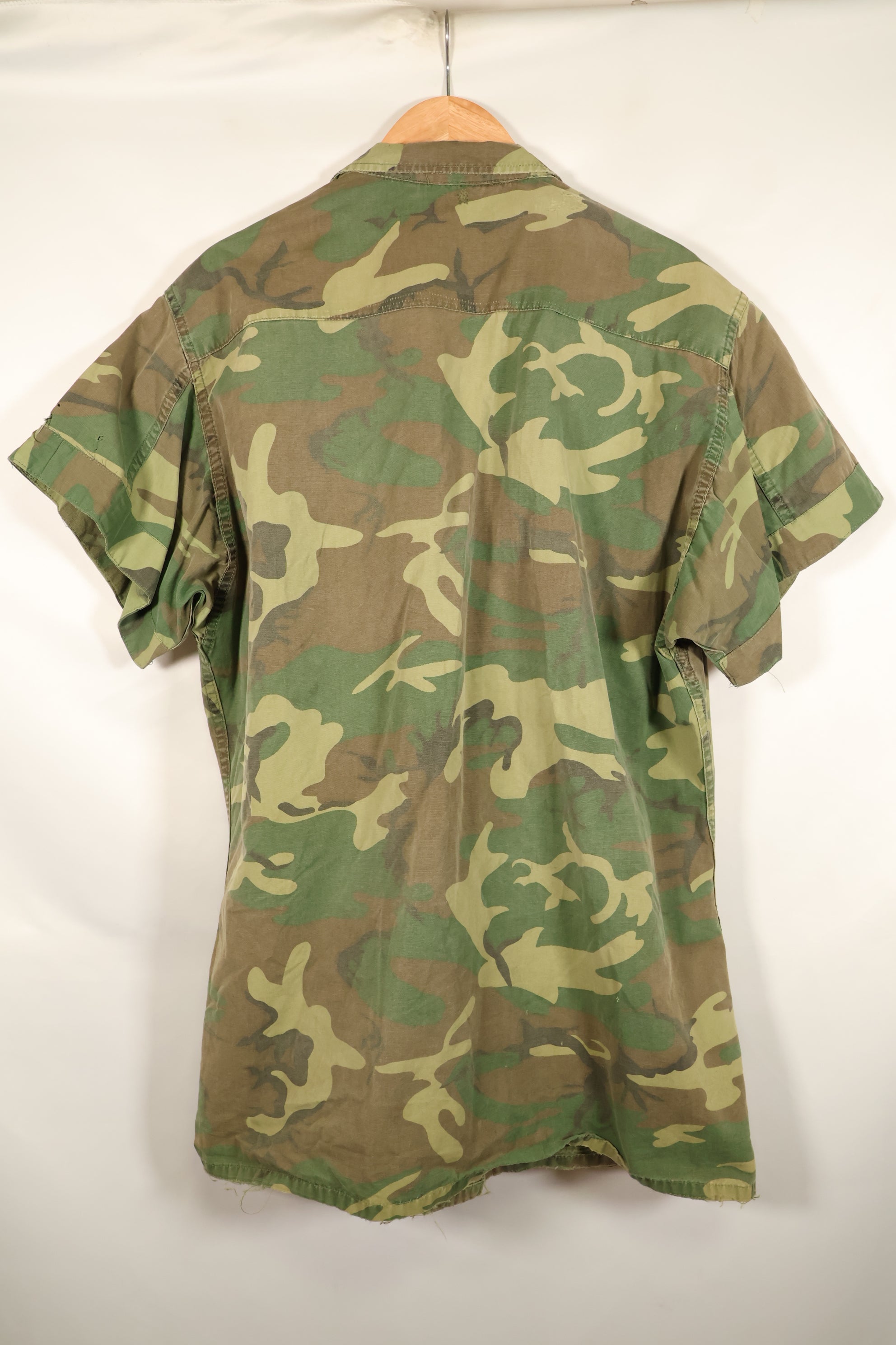 Estimated 1966–67 | Estimated M-R | No label | ERDL camouflage | Early print | Short-sleeve custom fatigue jacket | Used