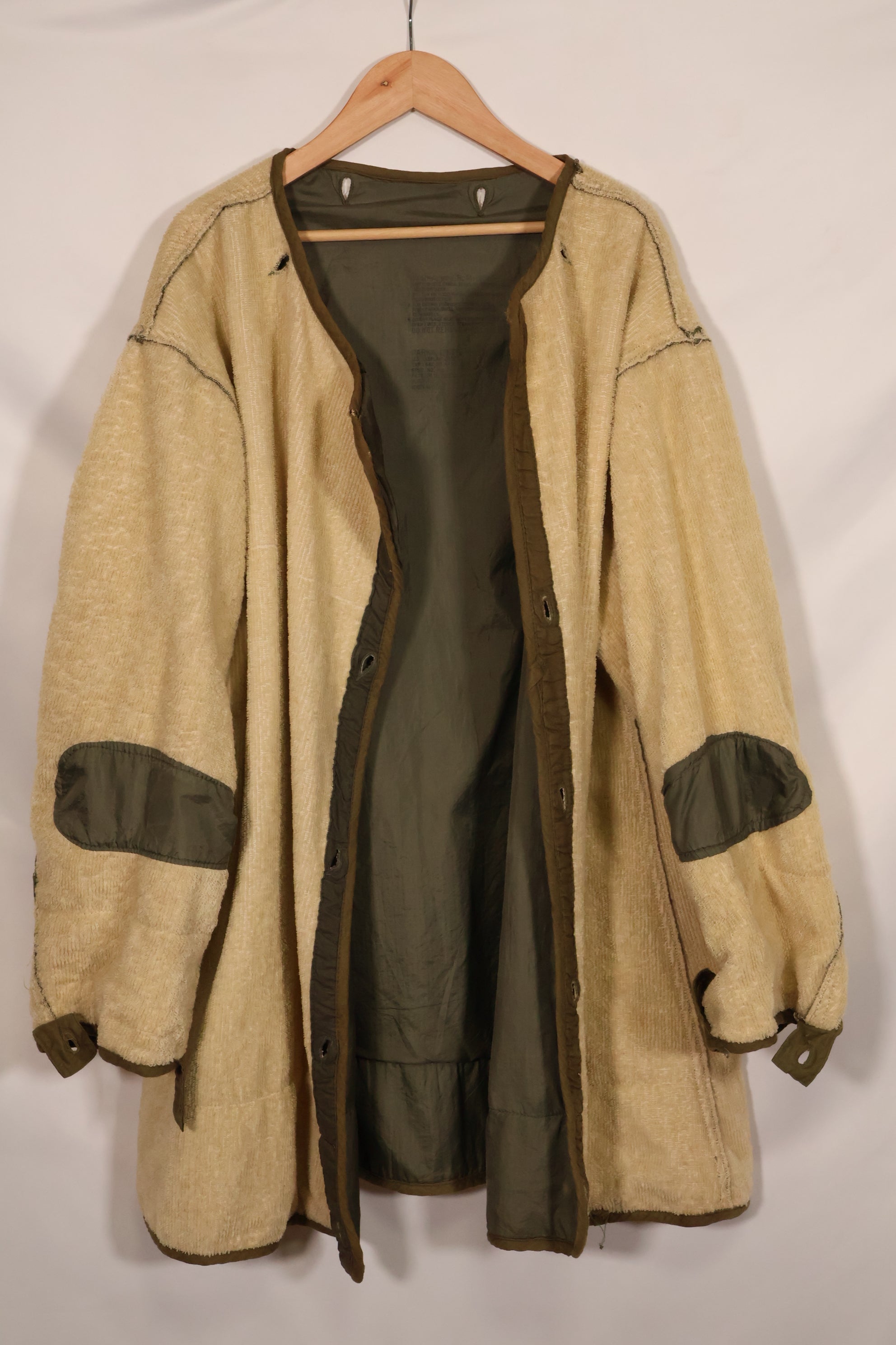 Early 1950s MEDIUM M51 Field Parka with coyote hood, used.