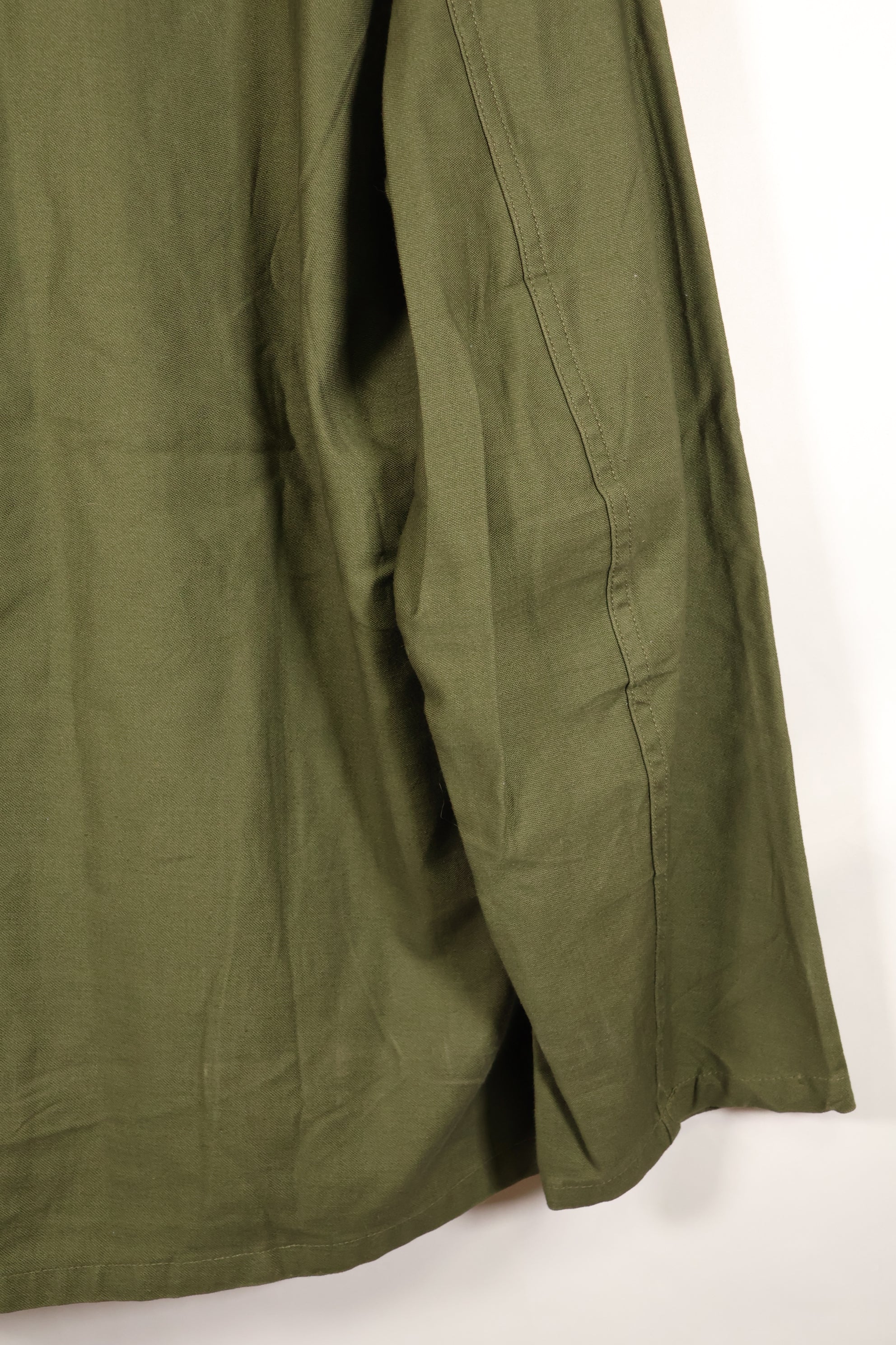 1950年代後半　MEDIUM　アメリカ軍　初期型　OG-107　ユーティリティシャツ　テープ初付　中古品