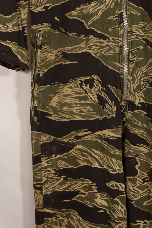 1960年代　42R  沖縄タイガーパターン　タイガーストライプ　フライトスーツ　中古品　ジッパー破損あり