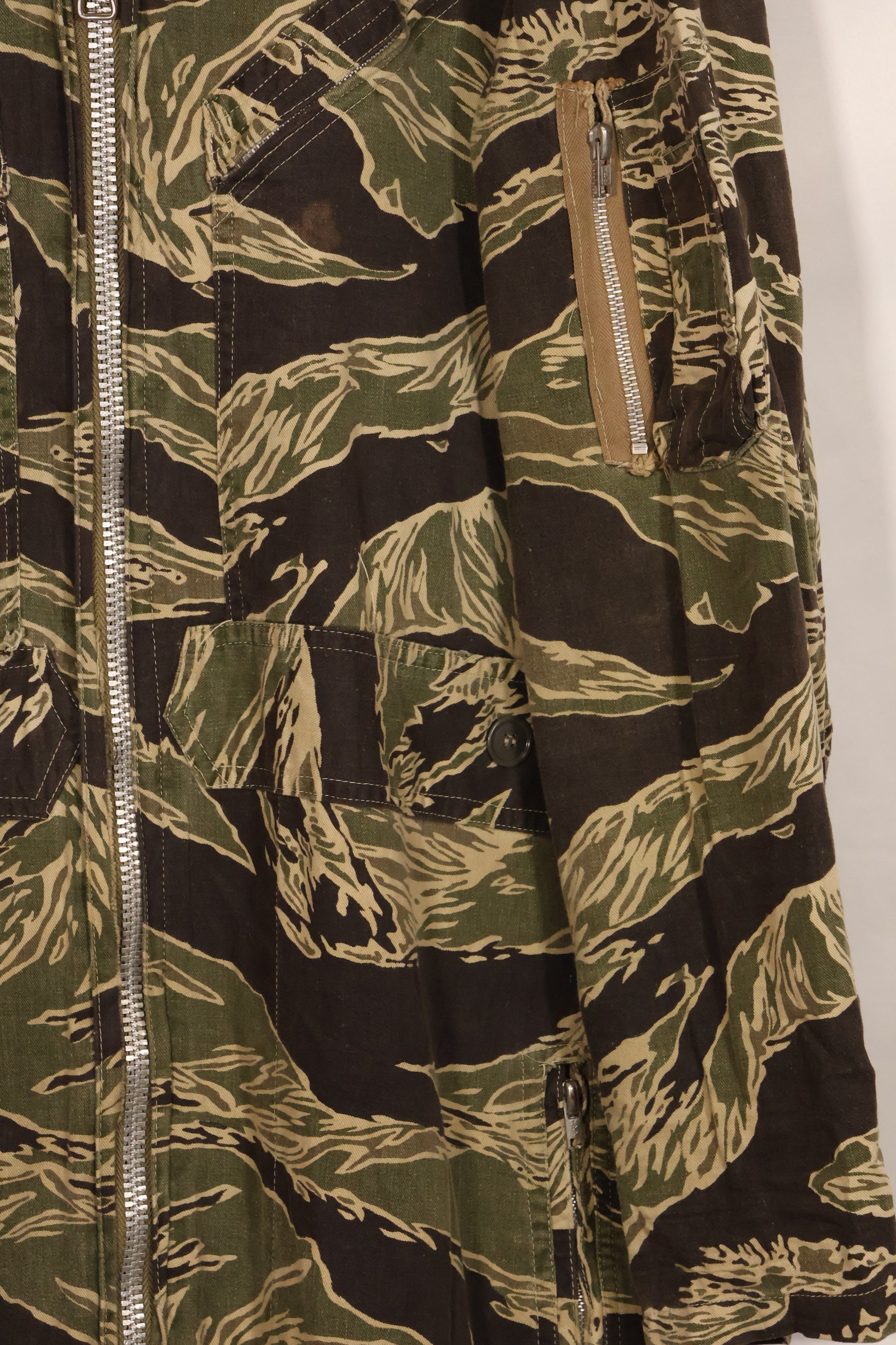 1960年代　42R  沖縄タイガーパターン　タイガーストライプ　フライトスーツ　中古品　ジッパー破損あり
