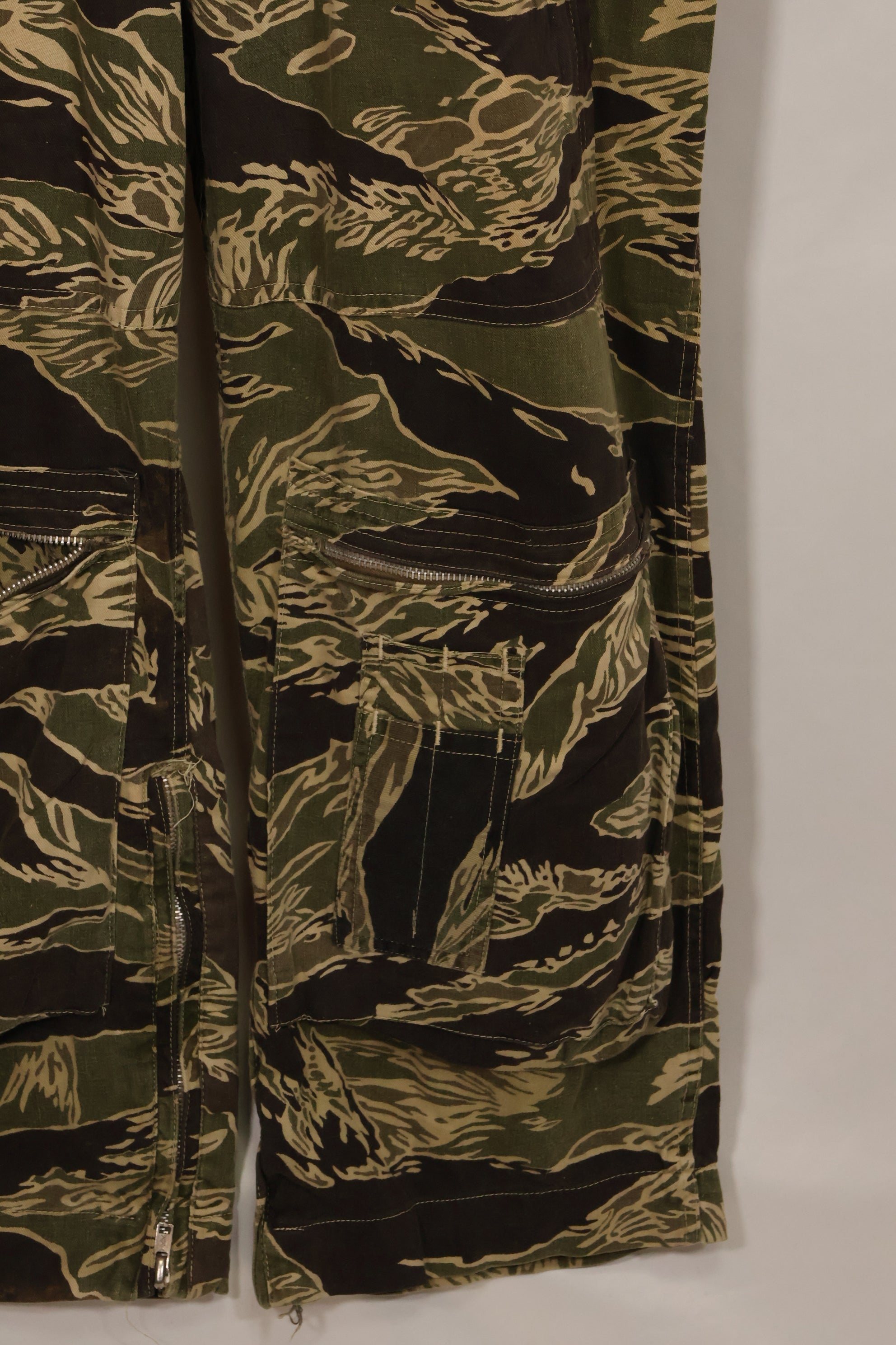 1960年代　42R  沖縄タイガーパターン　タイガーストライプ　フライトスーツ　中古品　ジッパー破損あり