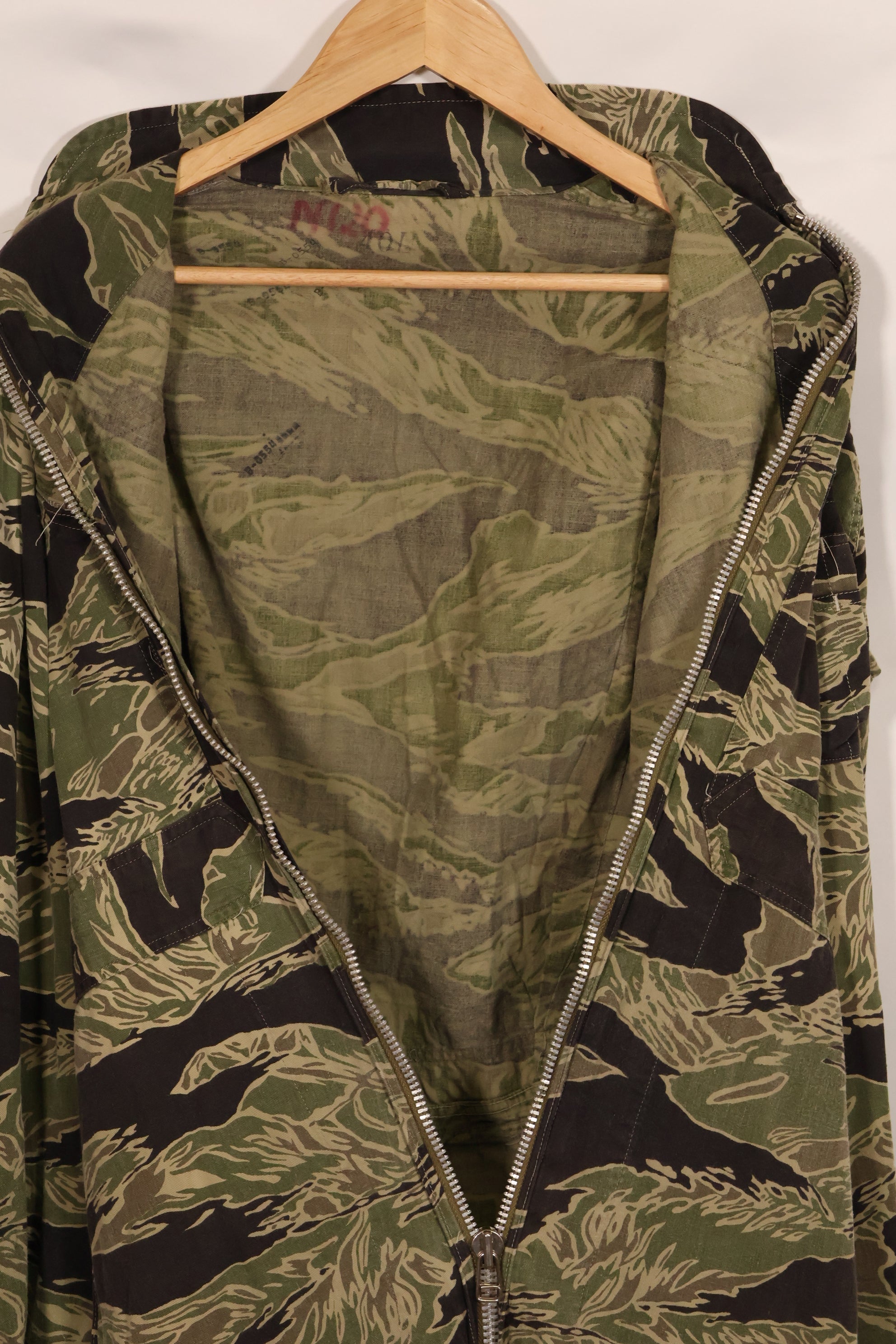 1960年代　40L  沖縄タイガーパターン　タイガーストライプ　フライトスーツ　中古品