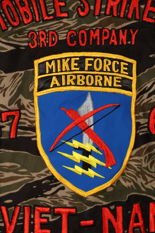 【限定生産品】レプリカ　沖縄 Mugi's 刺繍　MILITARIA 1911 シルバータイガー  USカットシャツ　ツアージャケット