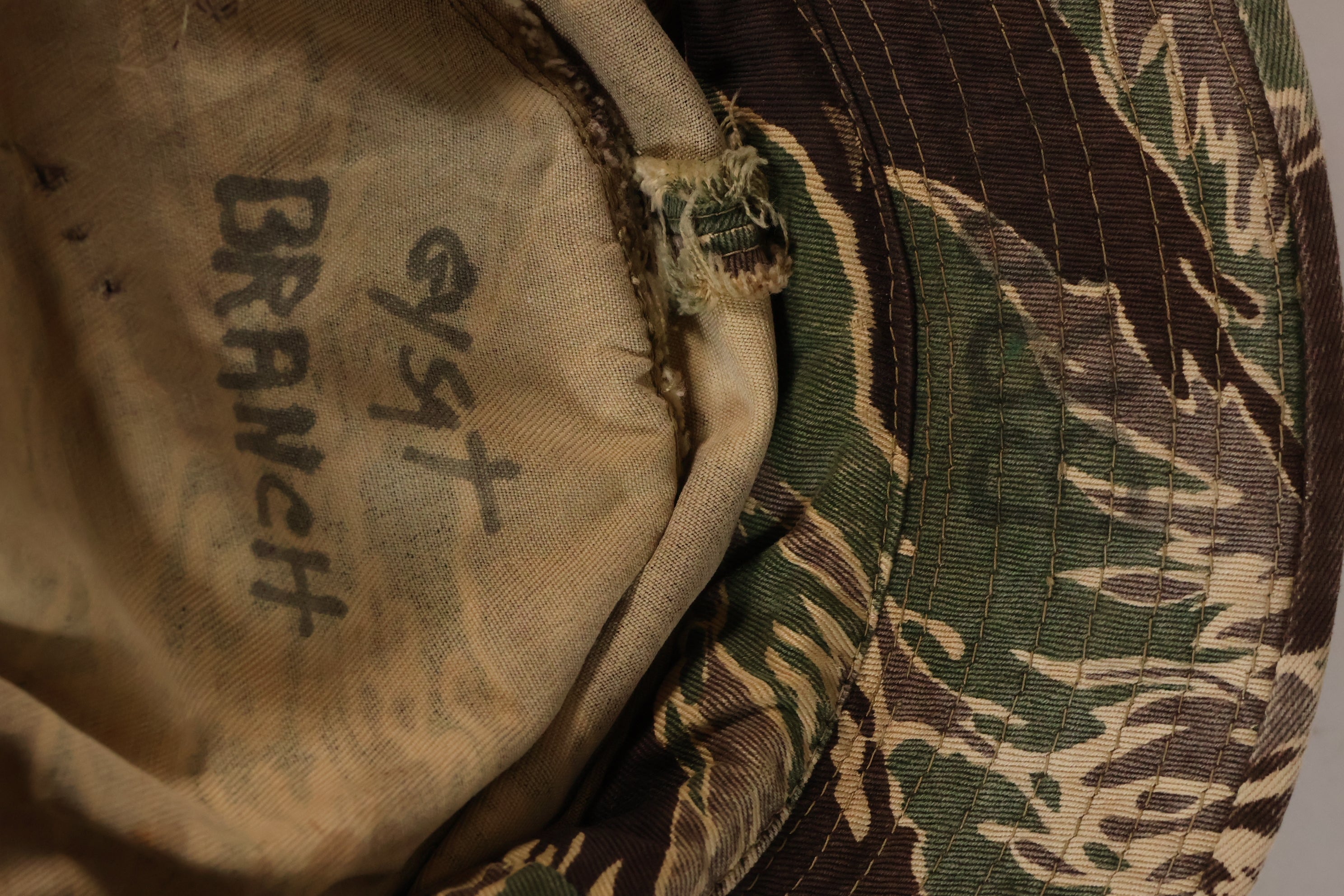 1960年代　沖縄タイガーパターン　タイガーストライプ　ブーニー　改造あり　中古品