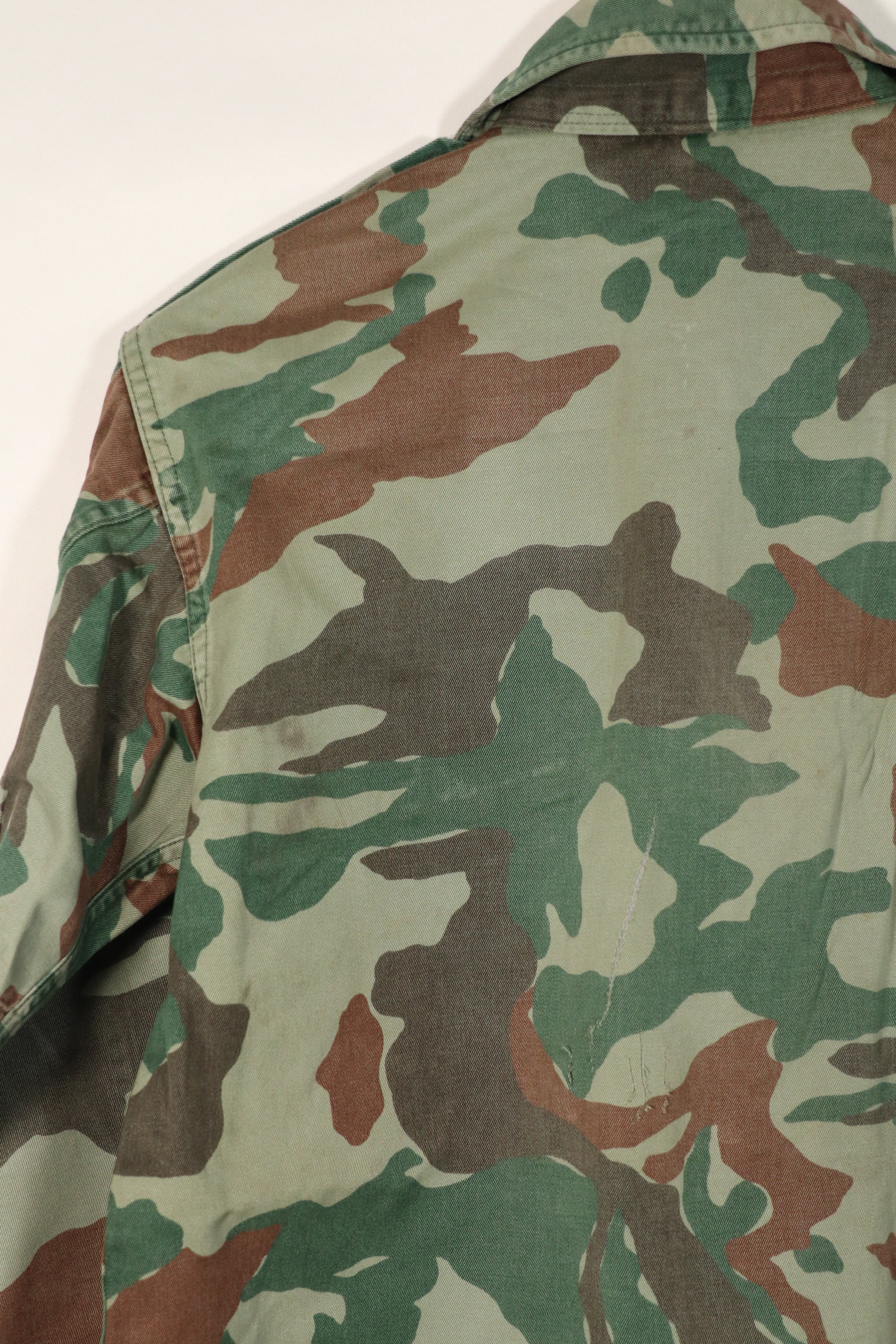 実物　日本国　陸上自衛隊　1980年代　熊笹迷彩　ジャケット　中古品　傷あり