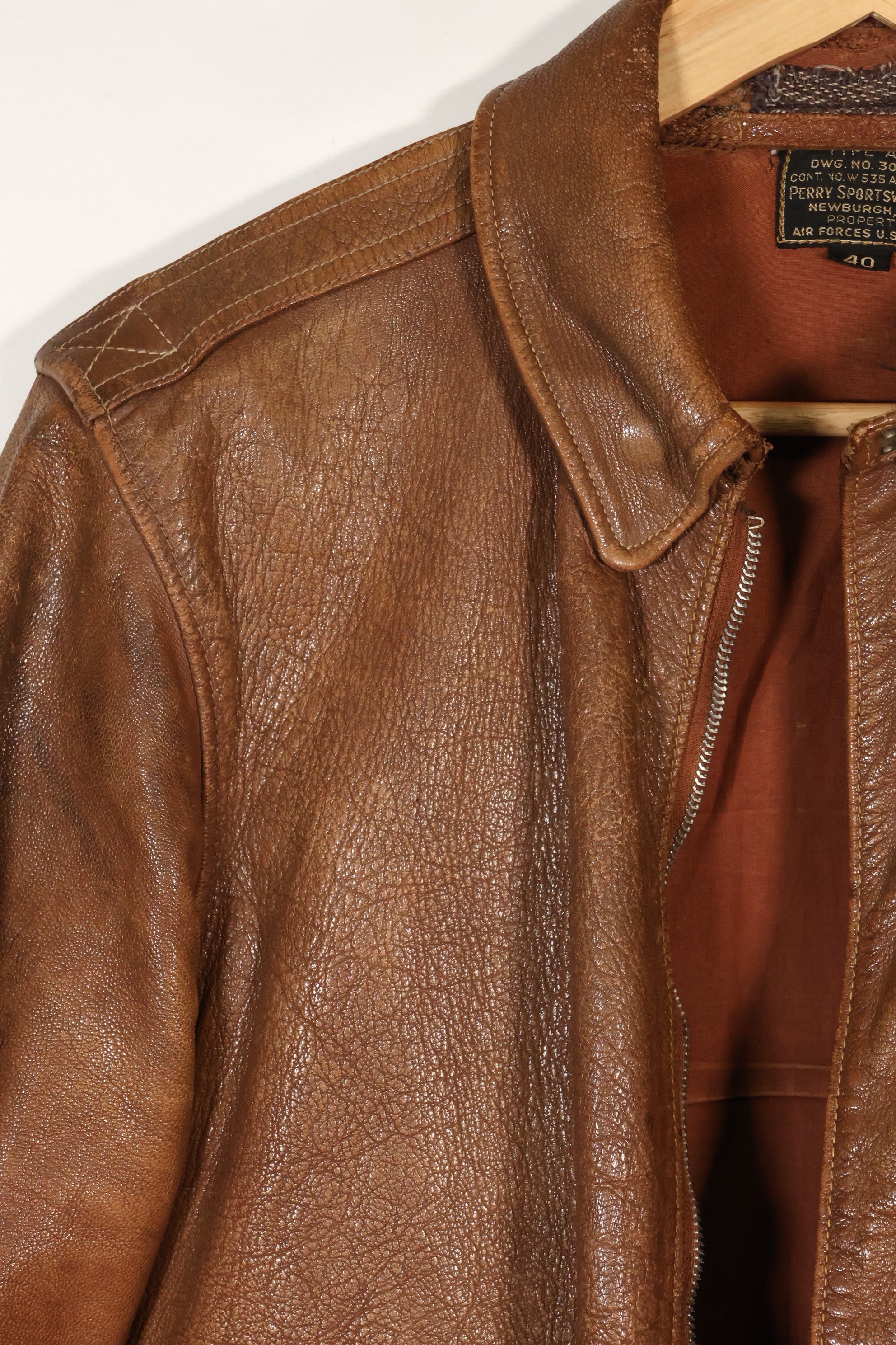 1940年代　サイズ 40　アメリカ陸軍航空隊 USAAF　A-2　フライトジャケット　スクアドロンパッチ付き　中古品