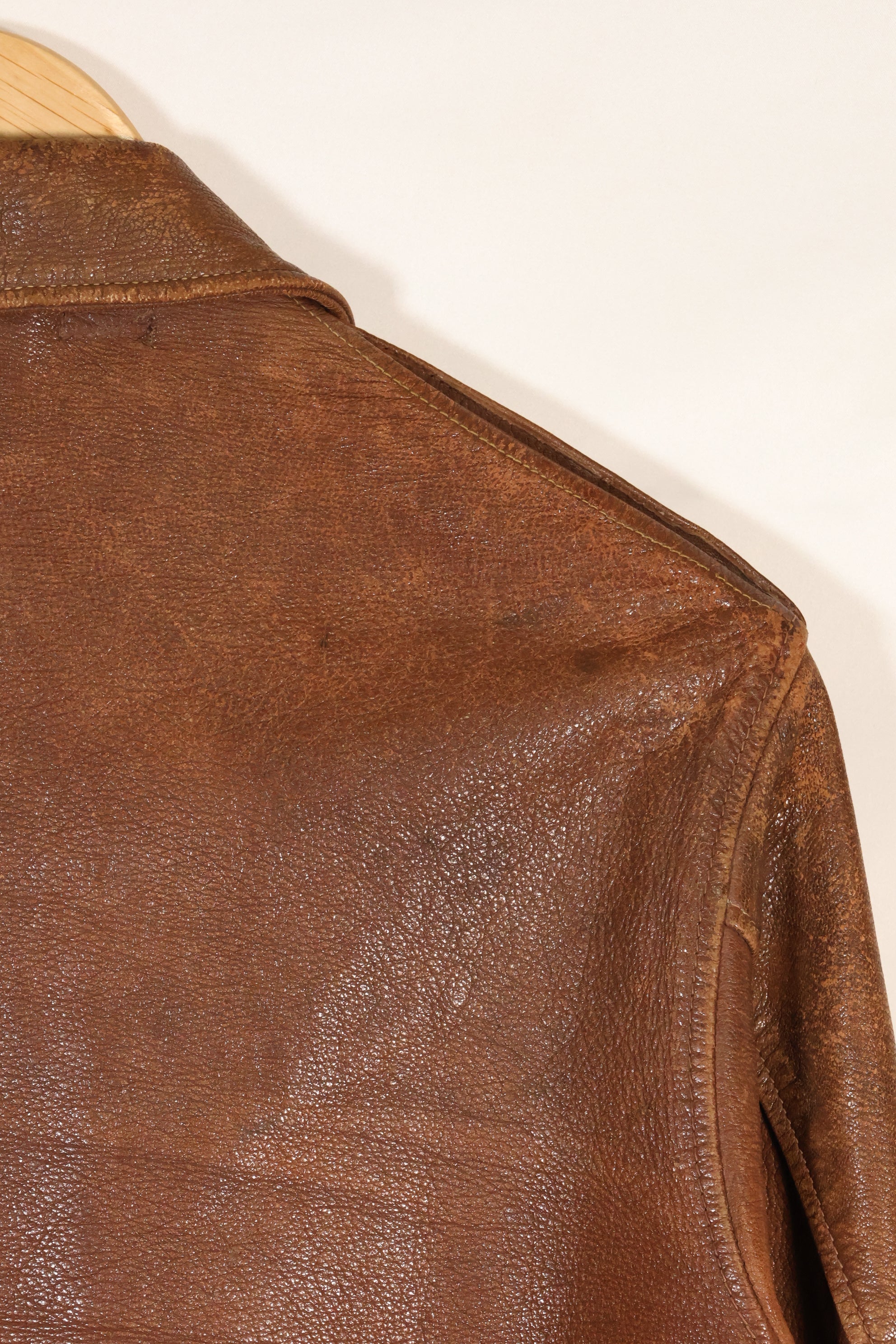 1940年代　サイズ 40　アメリカ陸軍航空隊 USAAF　A-2　フライトジャケット　スクアドロンパッチ付き　中古品