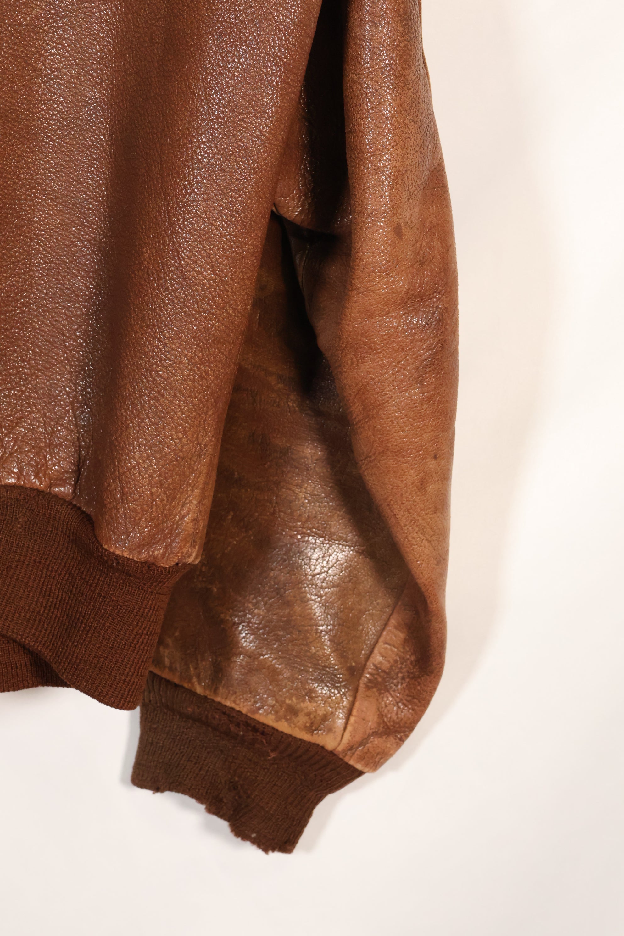 1940年代　サイズ 40　アメリカ陸軍航空隊 USAAF　A-2　フライトジャケット　スクアドロンパッチ付き　中古品