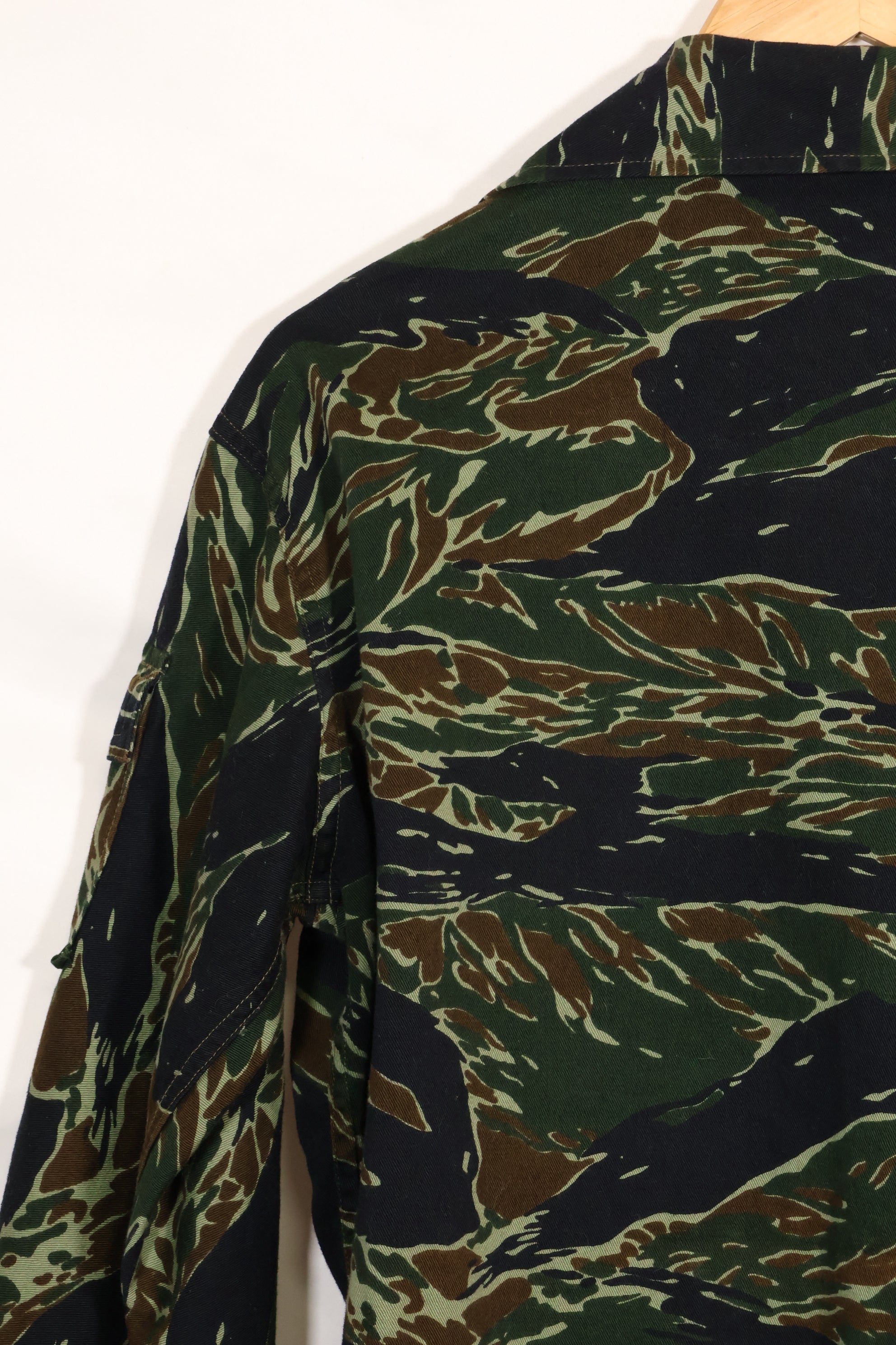 推定1970年代　シルバータイガー　タイガーストライプ　ジャケット　タイタイガー　中古品