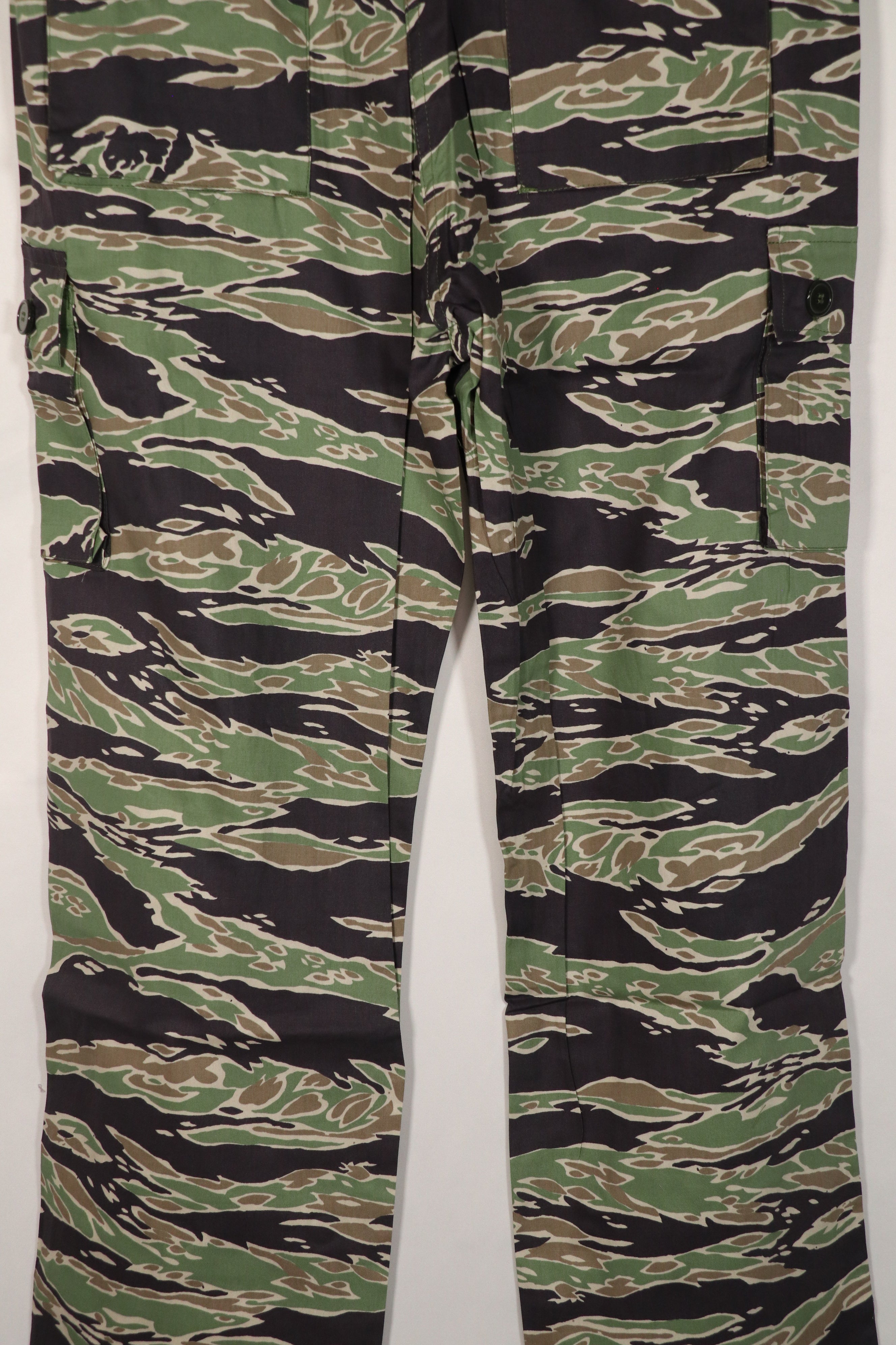 Replica Hong Kong Dragon Late Water Tiger Stripe Top and Bottom Set, very small production run