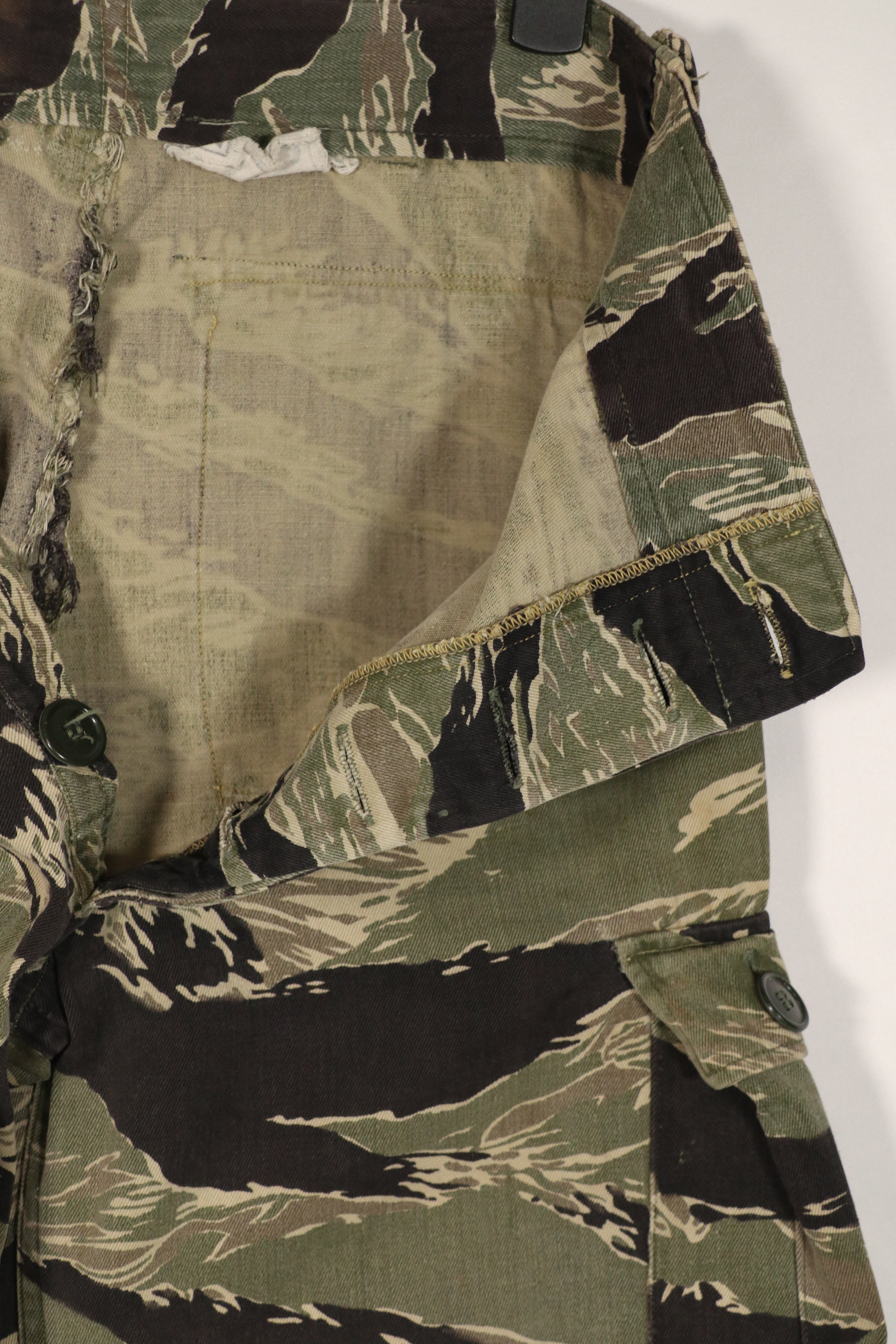 正品冲绳虎纹裤，AS码，小号，二手