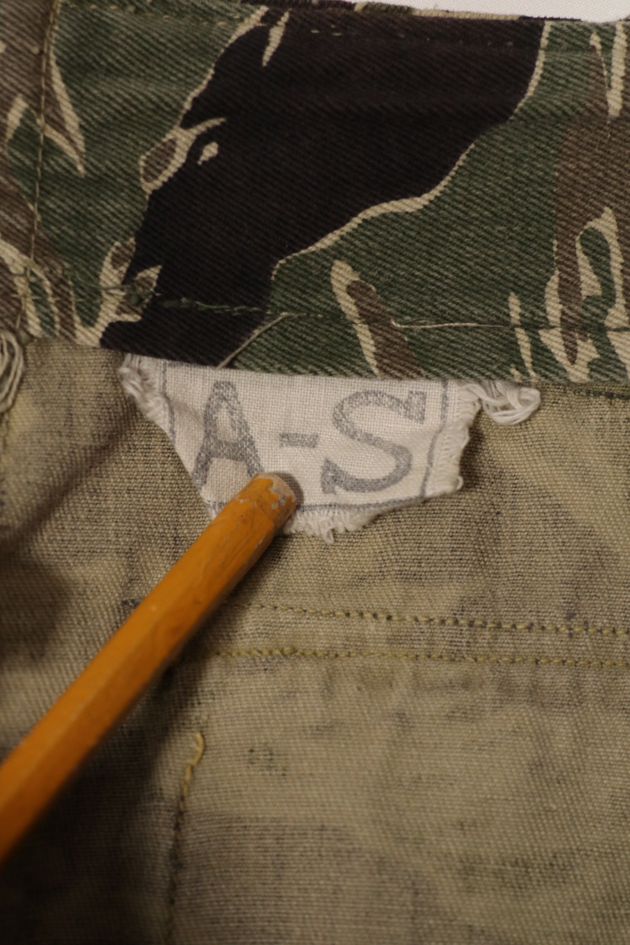 正品冲绳虎纹裤，AS码，小号，二手