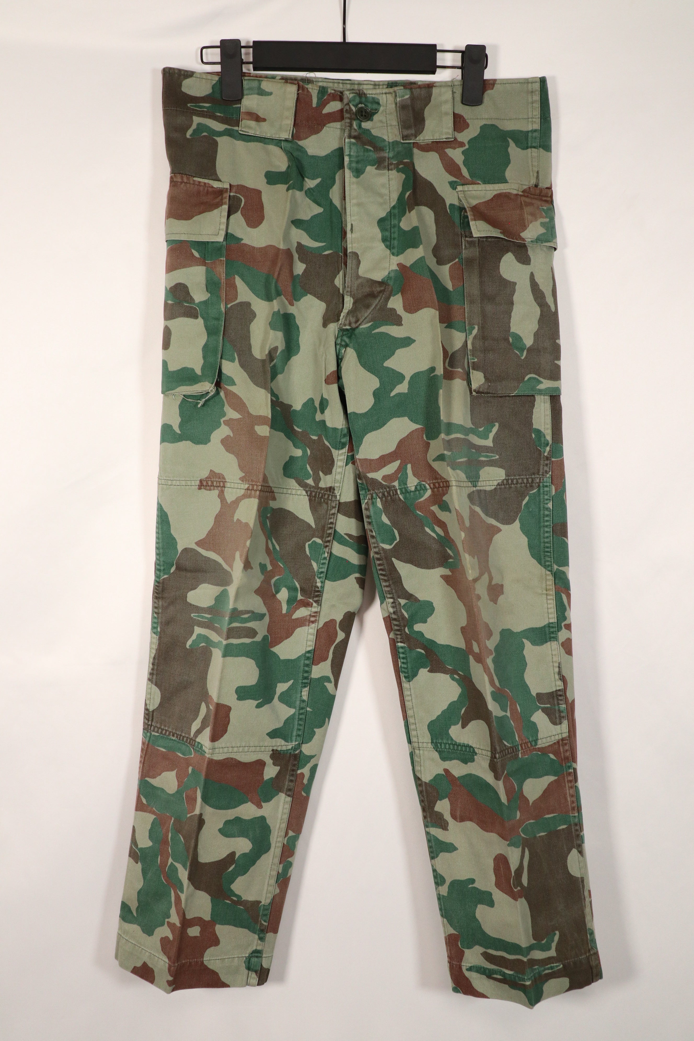 実物　日本国　陸上自衛隊　1980年代　熊笹迷彩　パンツ　中古品　傷あり