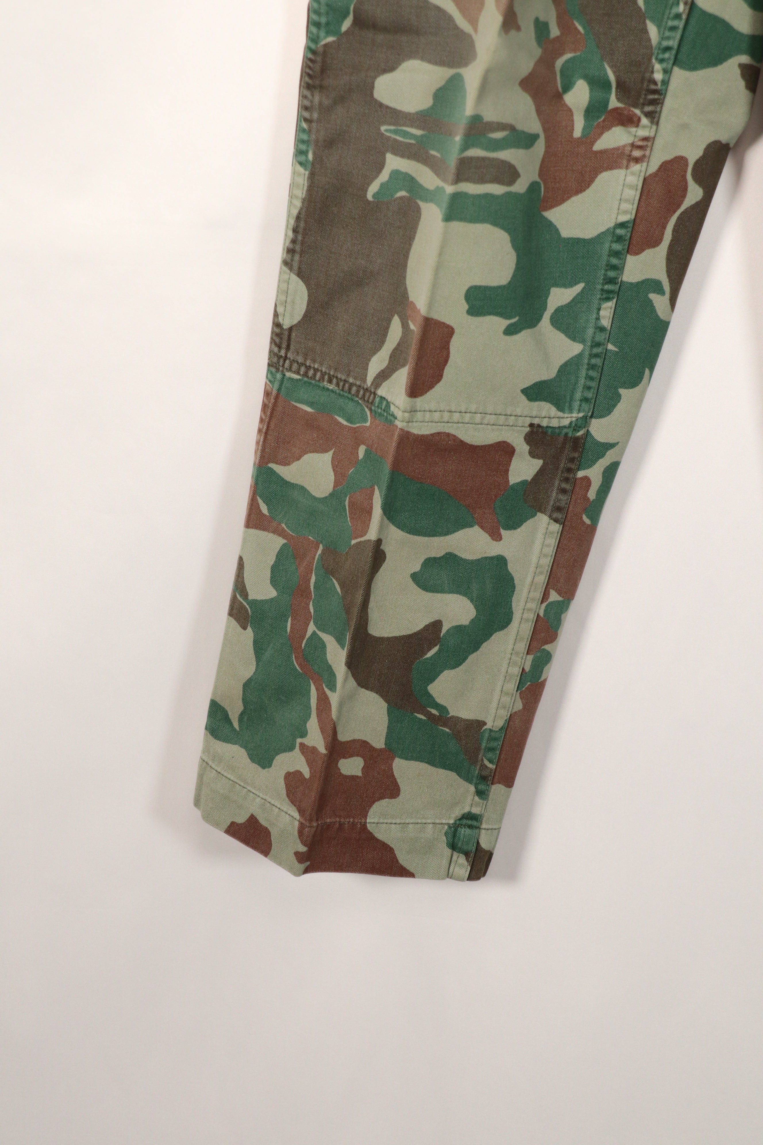 実物　日本国　陸上自衛隊　1980年代　熊笹迷彩　パンツ　中古品　傷あり