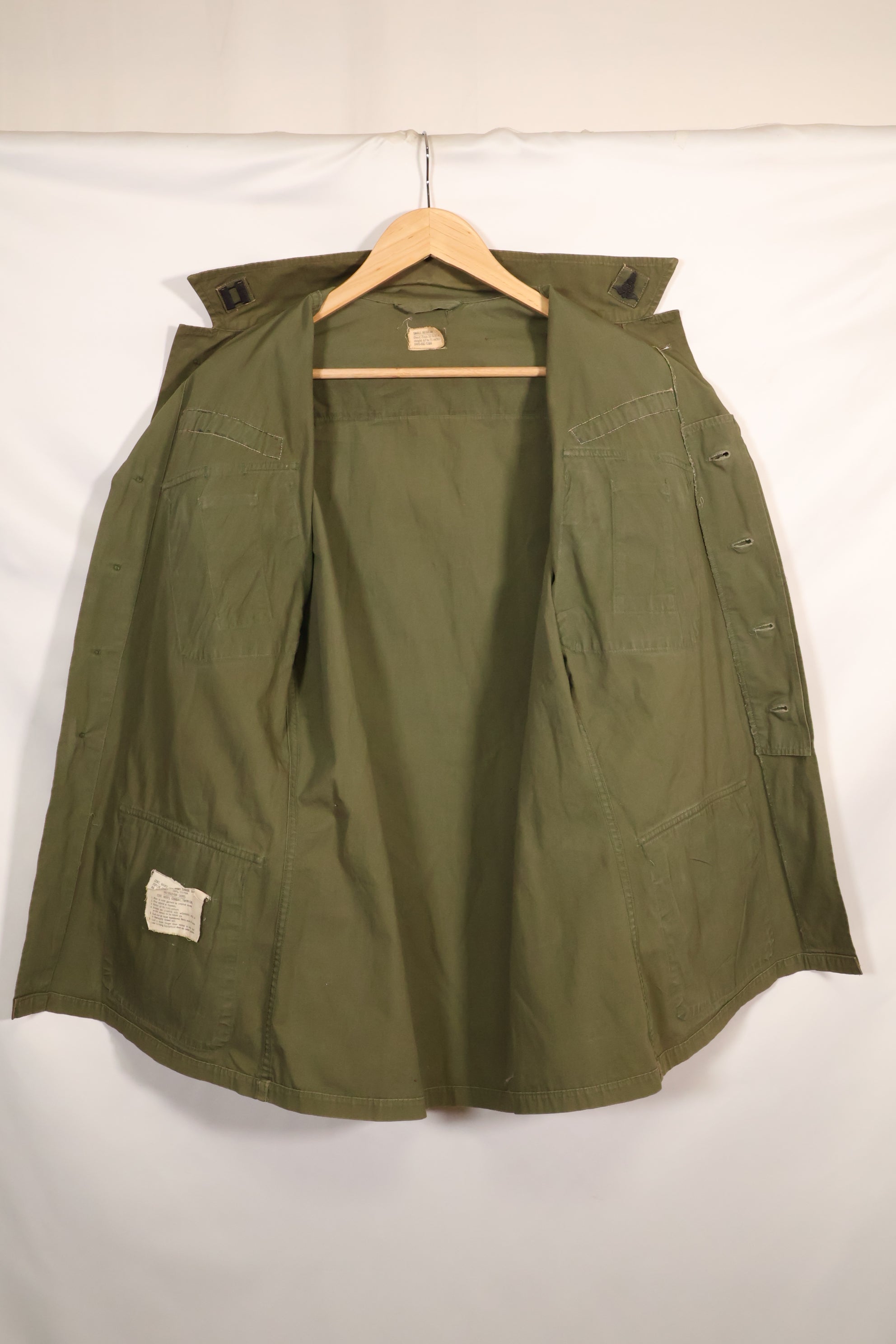 1966-67 S-R 3rd Model Jungle Fatigue Jacket MACV Medic with first patch used