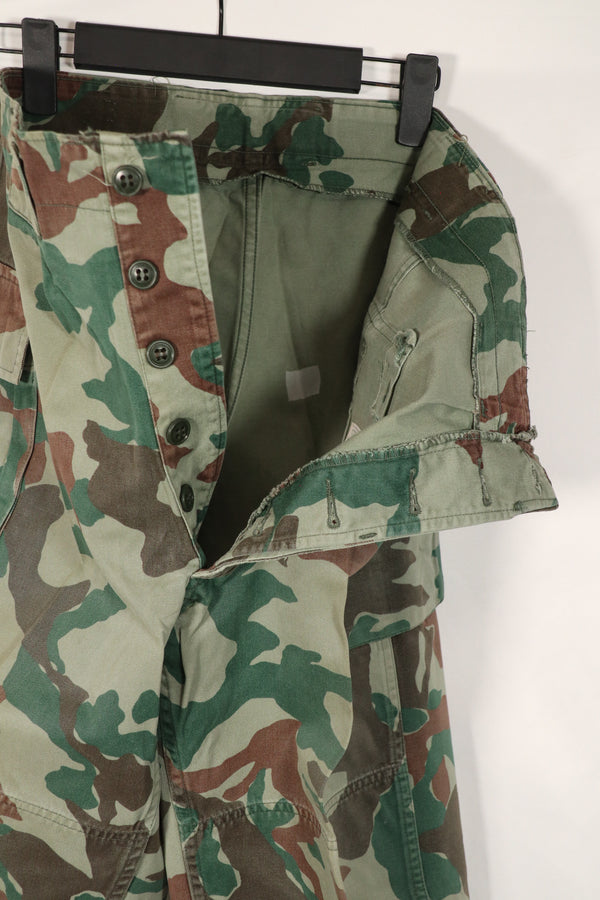 実物　日本国　陸上自衛隊　1980年代　熊笹迷彩　パンツ　中古品　傷あり