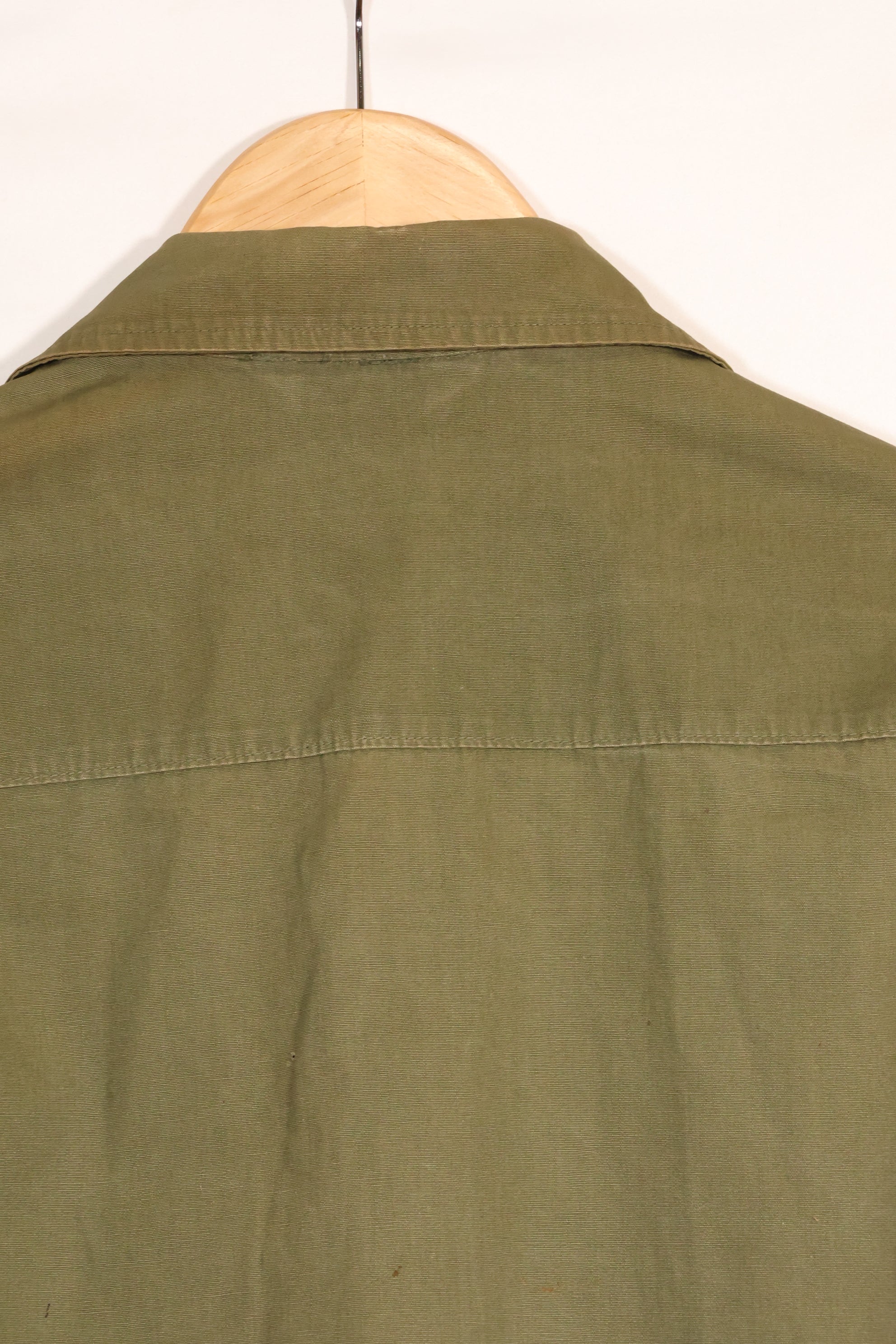 1966-67 S-R 3rd Model Jungle Fatigue Jacket MACV Medic with first patch used