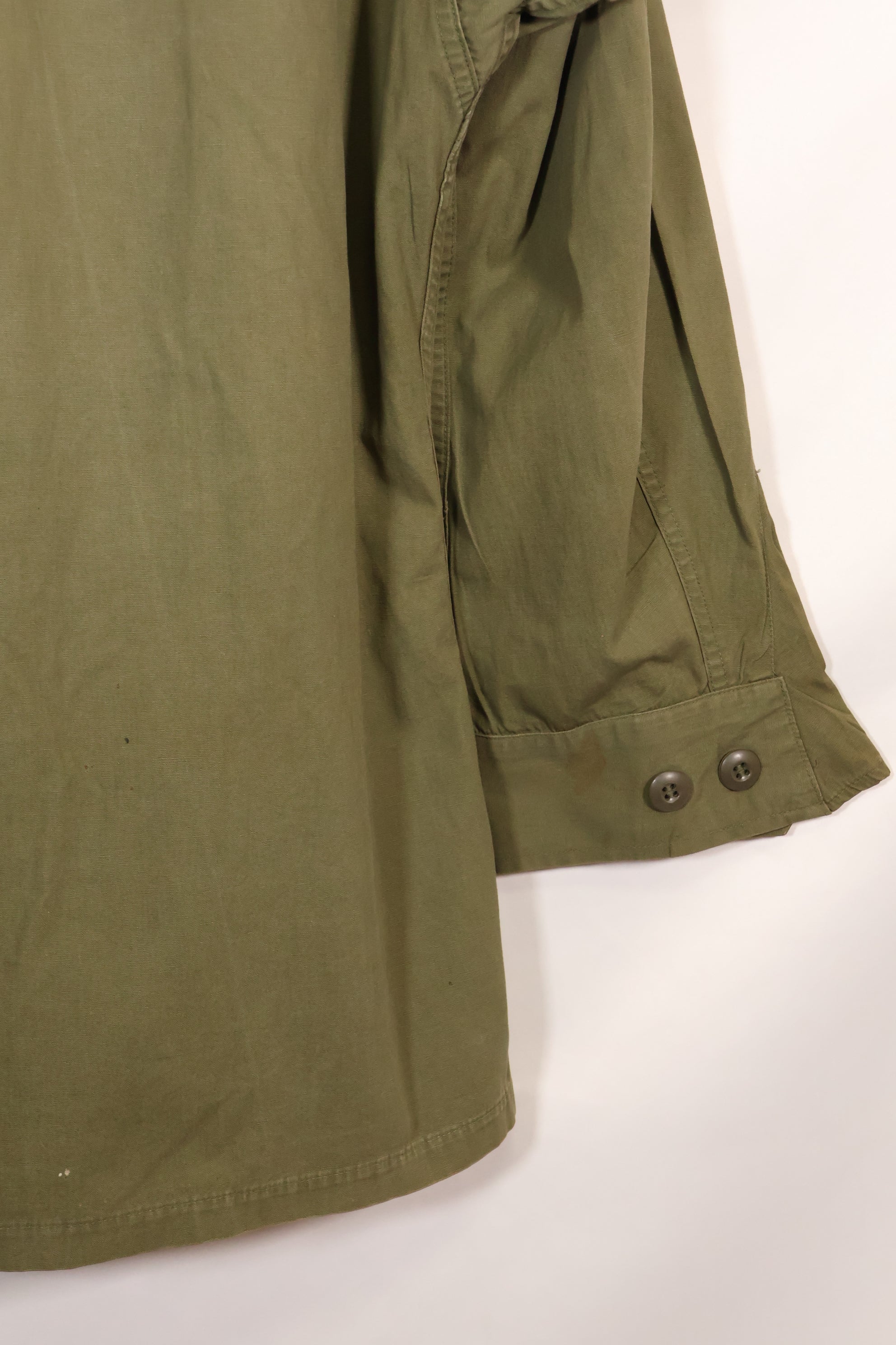 1966-67 S-R 3rd Model Jungle Fatigue Jacket MACV Medic with first patch used
