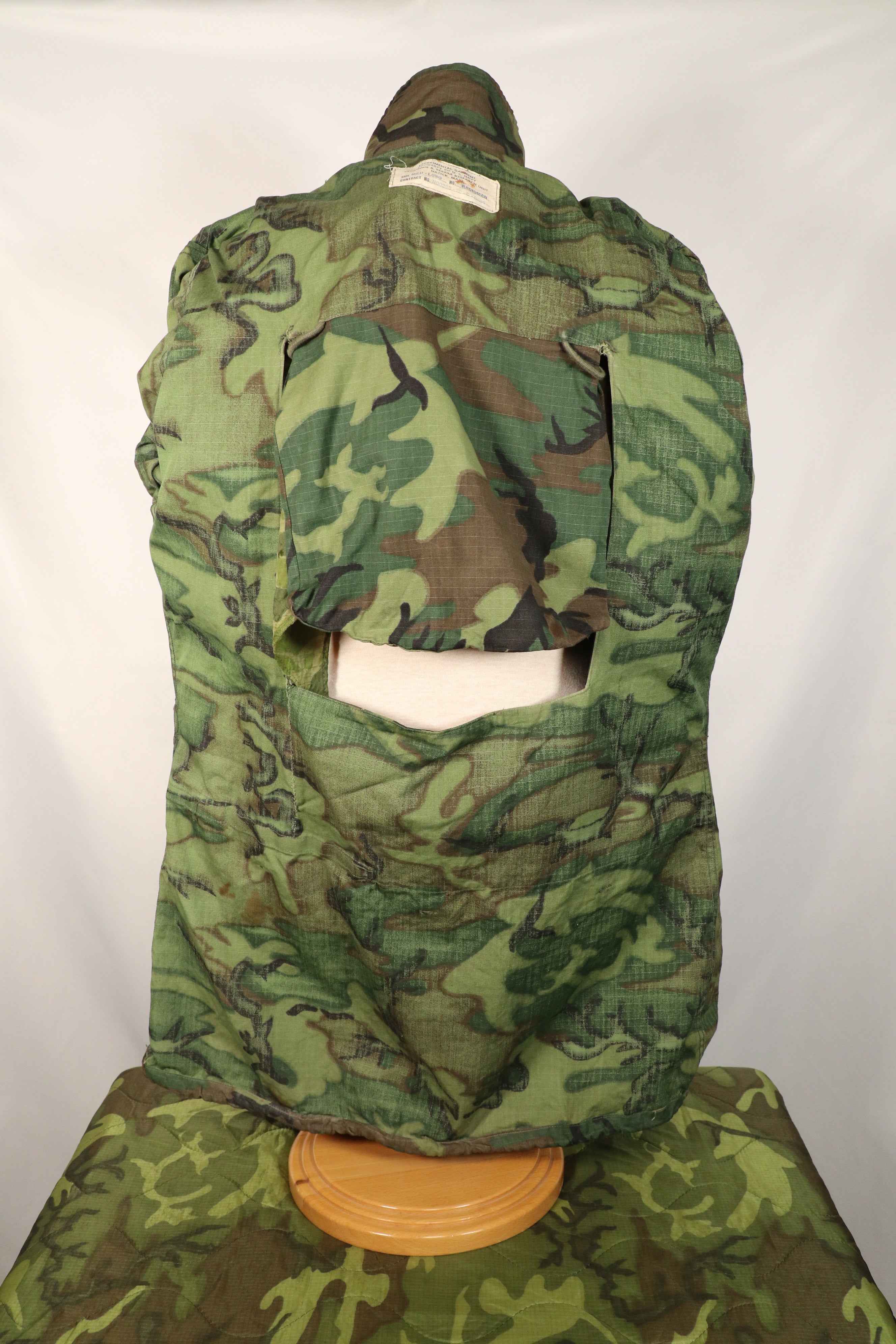 実物　1970年　アメリカ海軍　NAVY SEAL Float Coat Radio Man Used