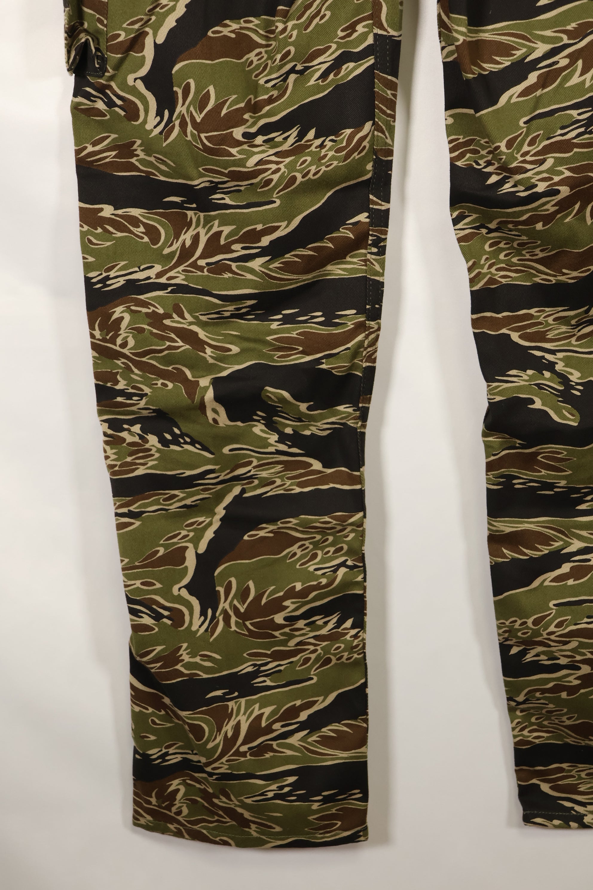 2024 US-XS MILITARIA 1911 Early Gold Tiger US Cut Pants Sample Used