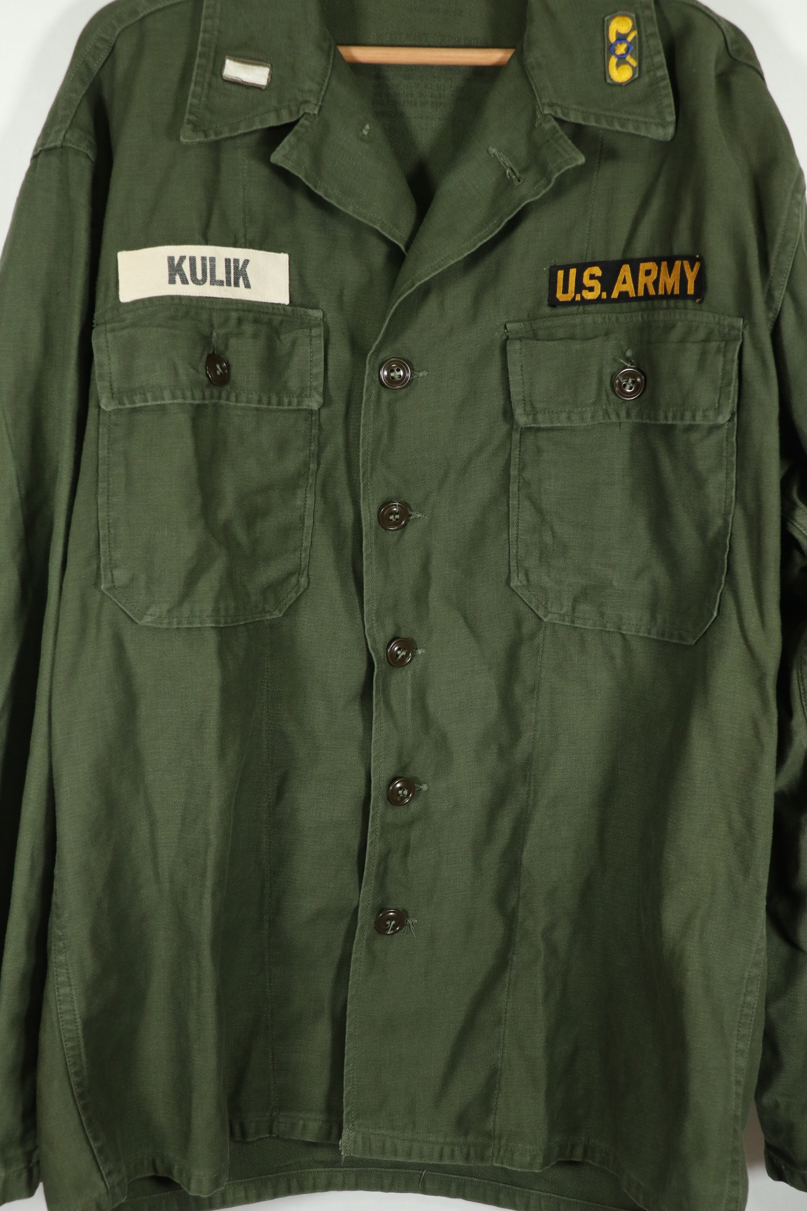 正品 OG-107 实用衬衫，早期批次，二手，臂章已修复。