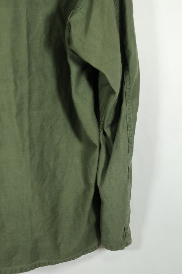 正品 OG-107 实用衬衫，早期批次，二手，臂章已修复。