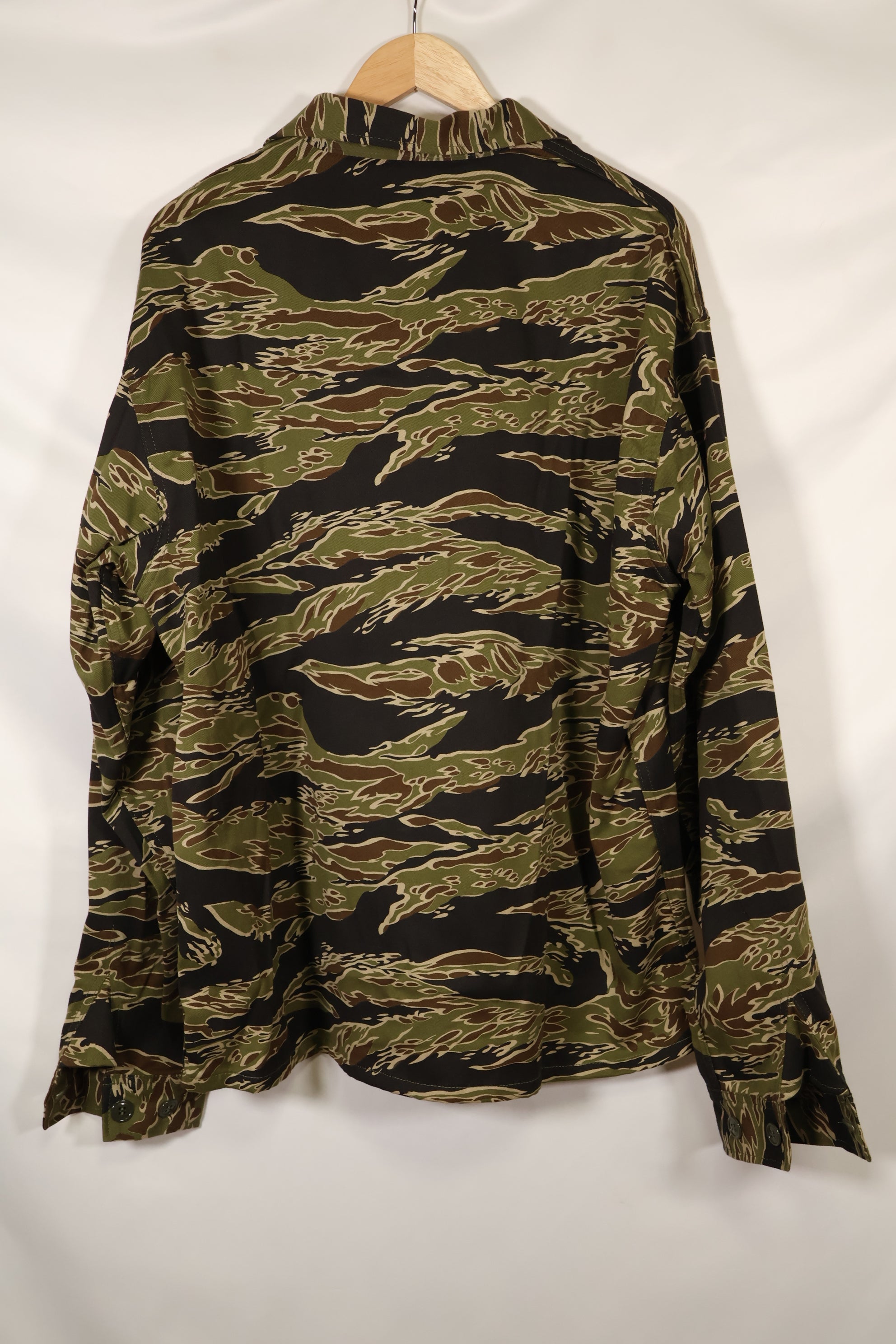 2024 US-XXL MILITARIA 1911 Early Gold Tiger US Cut Shirt Sample Used