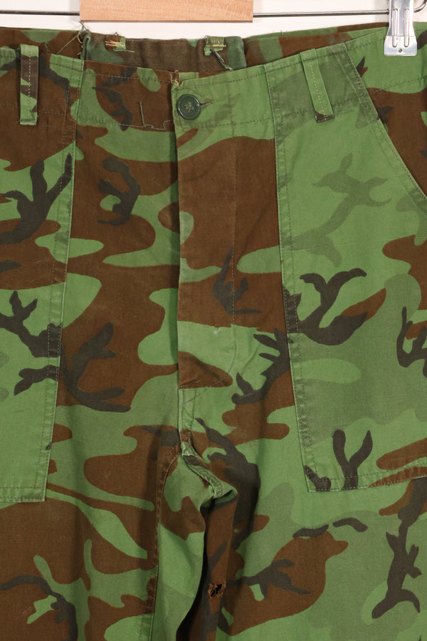 1960年代　ポップリン製　ARVN リーフ迷彩　パンツ　サイズ大きめ　薄手生地　レア品　中古品