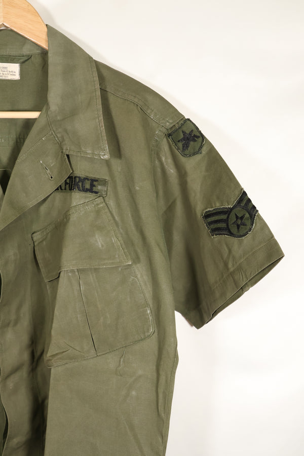 约 1967 年 L-S 美国空军空中警察第 3 型丛林疲劳夹克，短袖，定制旧款。