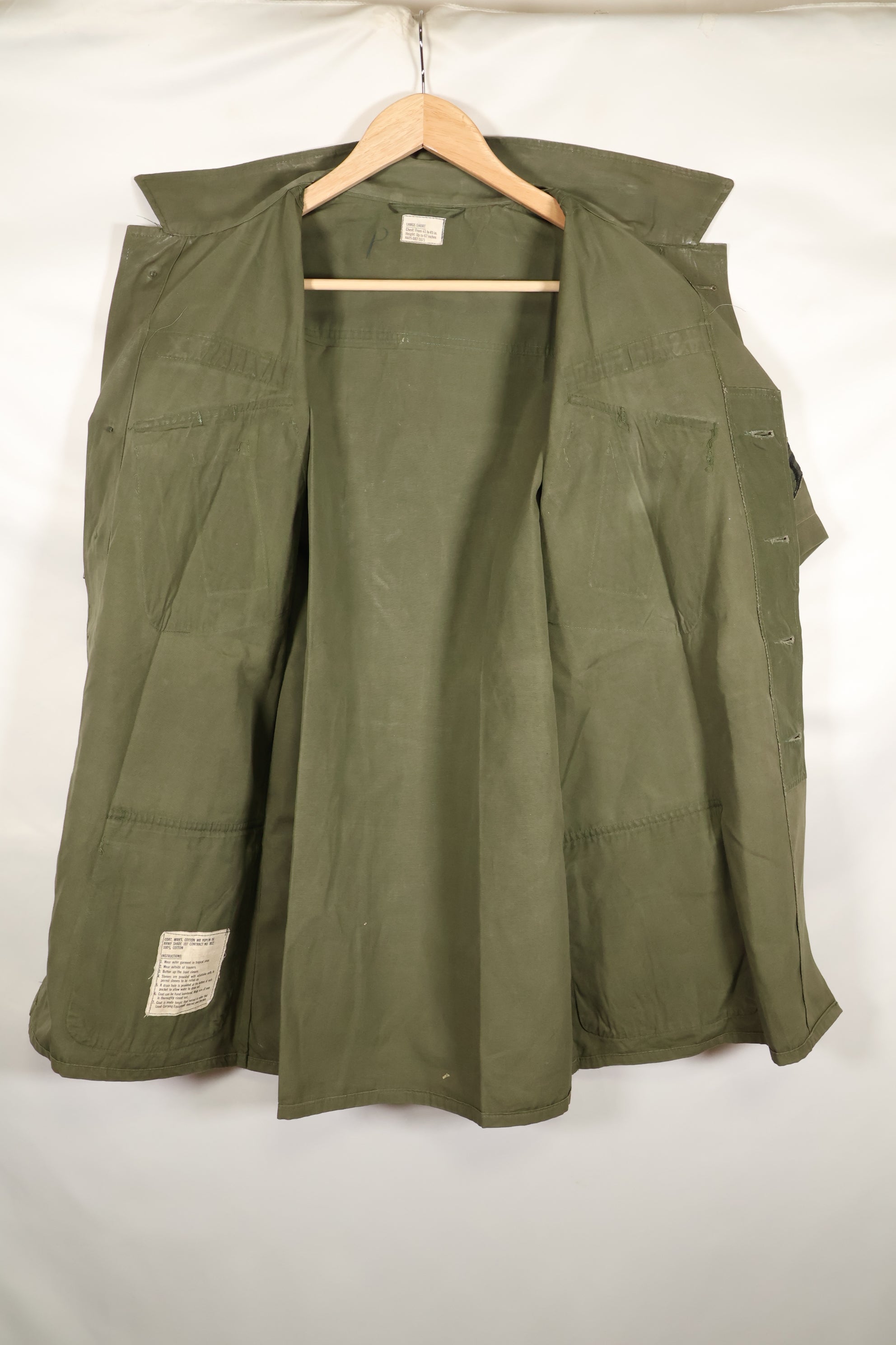 约 1967 年 L-S 美国空军空中警察第 3 型丛林疲劳夹克，短袖，定制旧款。