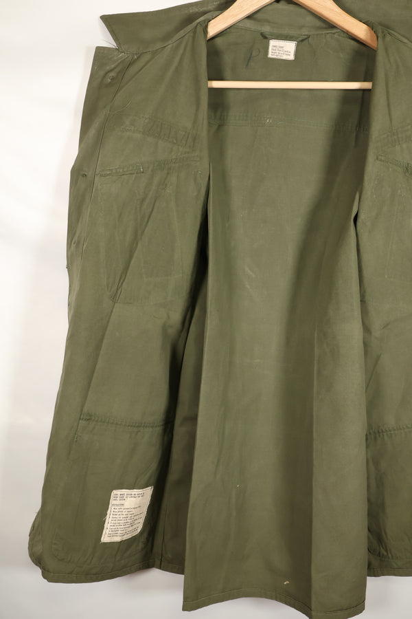 约 1967 年 L-S 美国空军空中警察第 3 型丛林疲劳夹克，短袖，定制旧款。