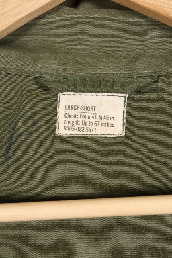 约 1967 年 L-S 美国空军空中警察第 3 型丛林疲劳夹克，短袖，定制旧款。