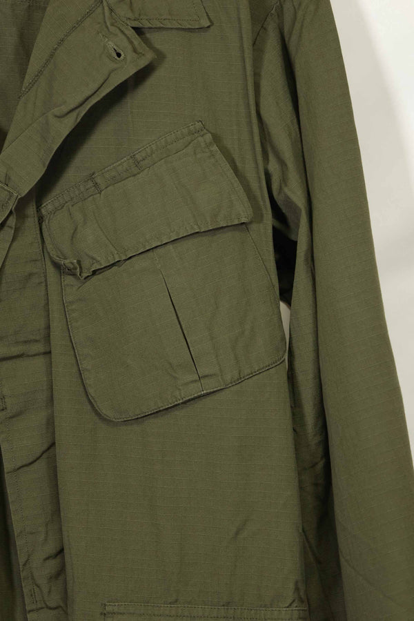 正品 1969 年全新库存第四代丛林迷彩夹克，长袖 D 码