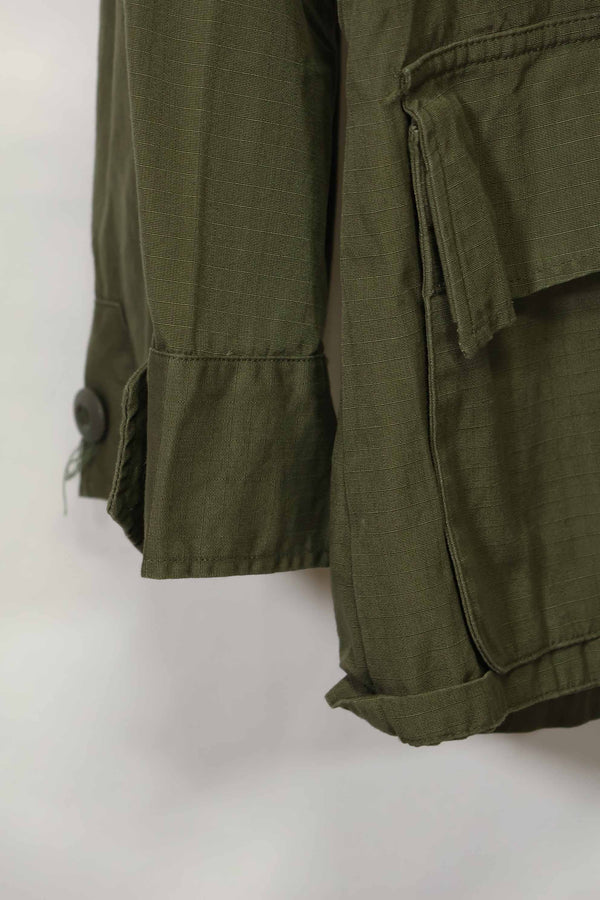 正品 1969 年全新库存第四代丛林迷彩夹克，长袖 D 码