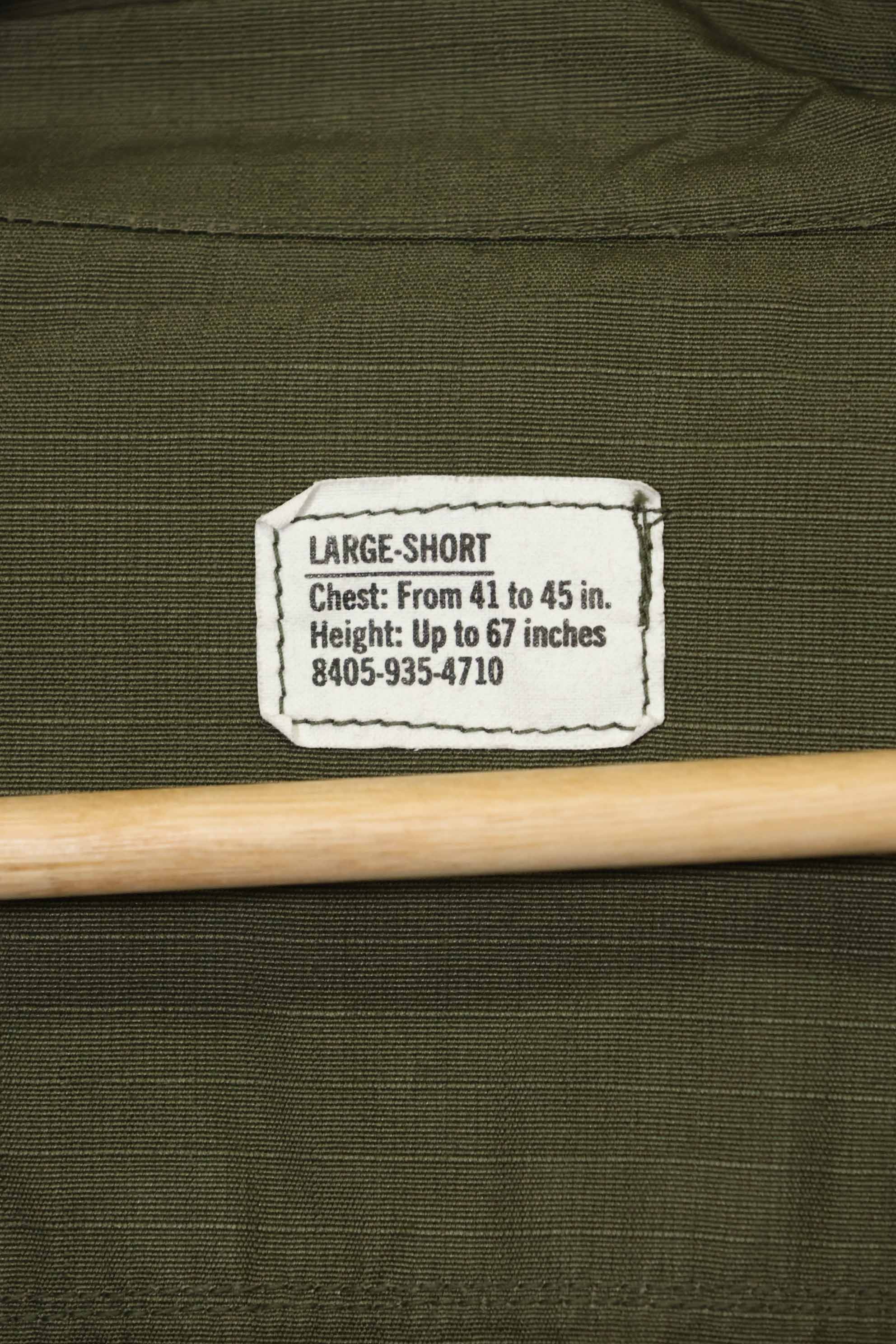 正品 1969 年全新库存第四代丛林迷彩夹克，长袖 D 码