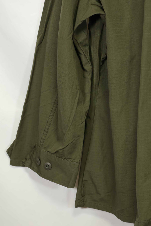 正品 1969 年全新库存第四代丛林迷彩夹克，长袖 D 码