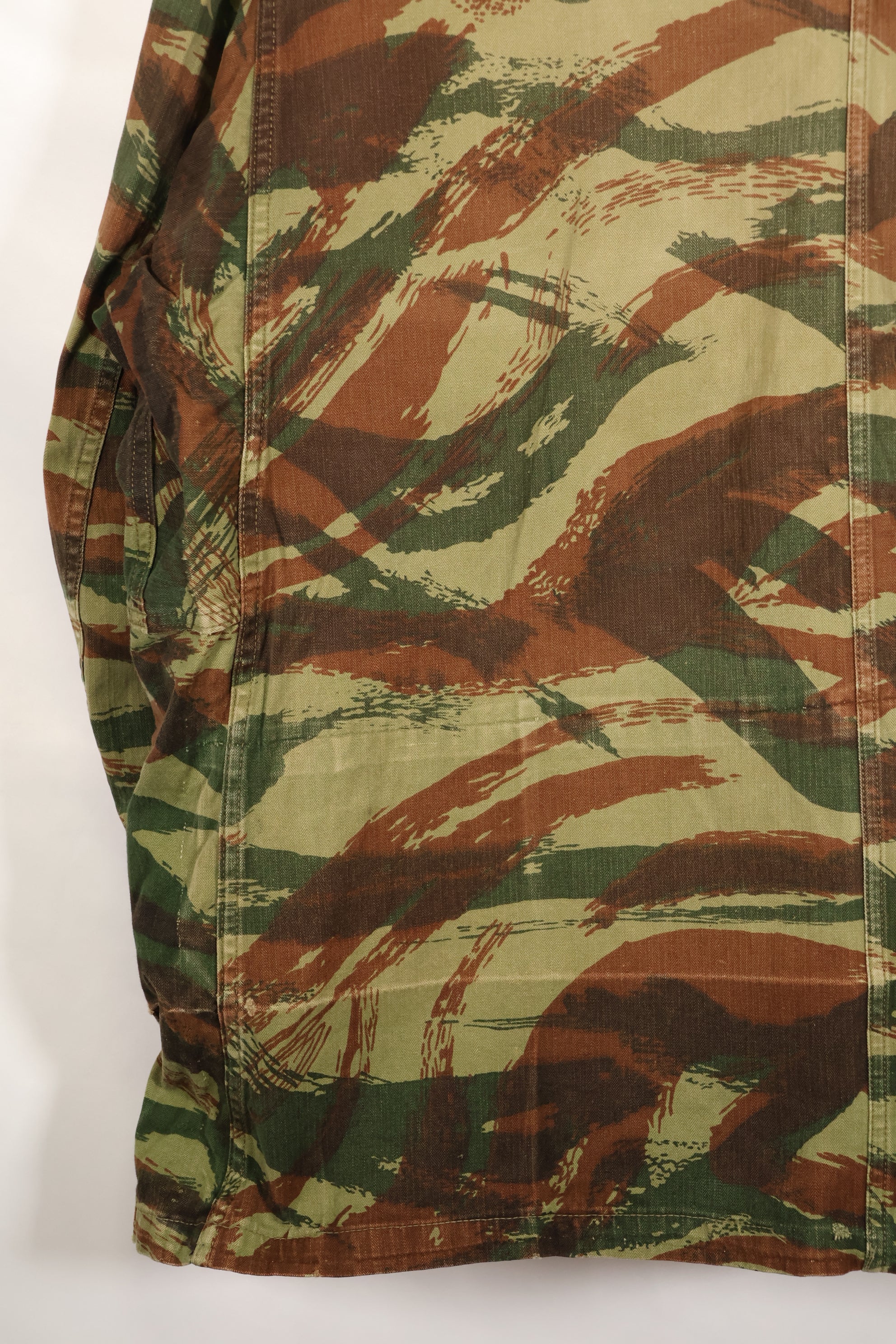 1950s French Army Airborne TAP 47/56 Pattern Lizard Camouflage Jacket, used.