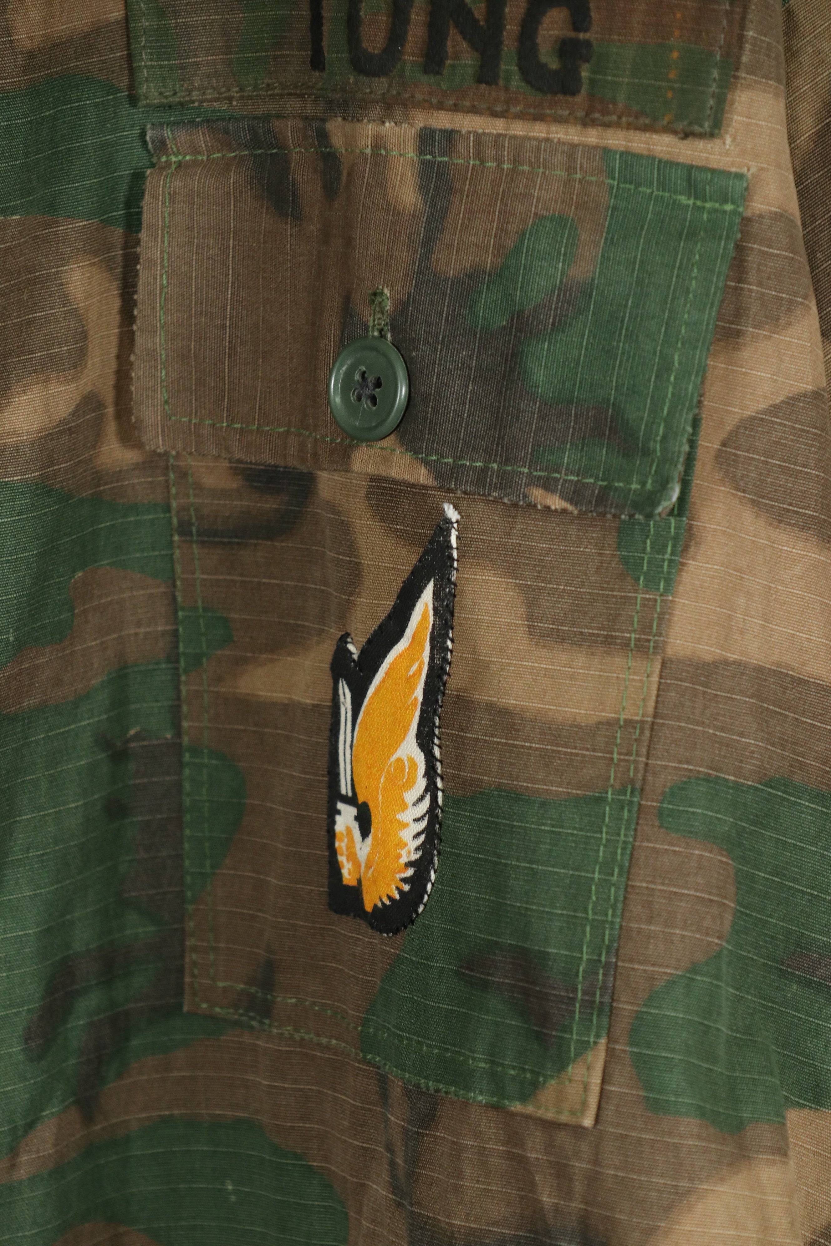 実物生地　南ベトナム　M59 ユーティリティ 空挺シャツ　パッチ後付け　未使用品