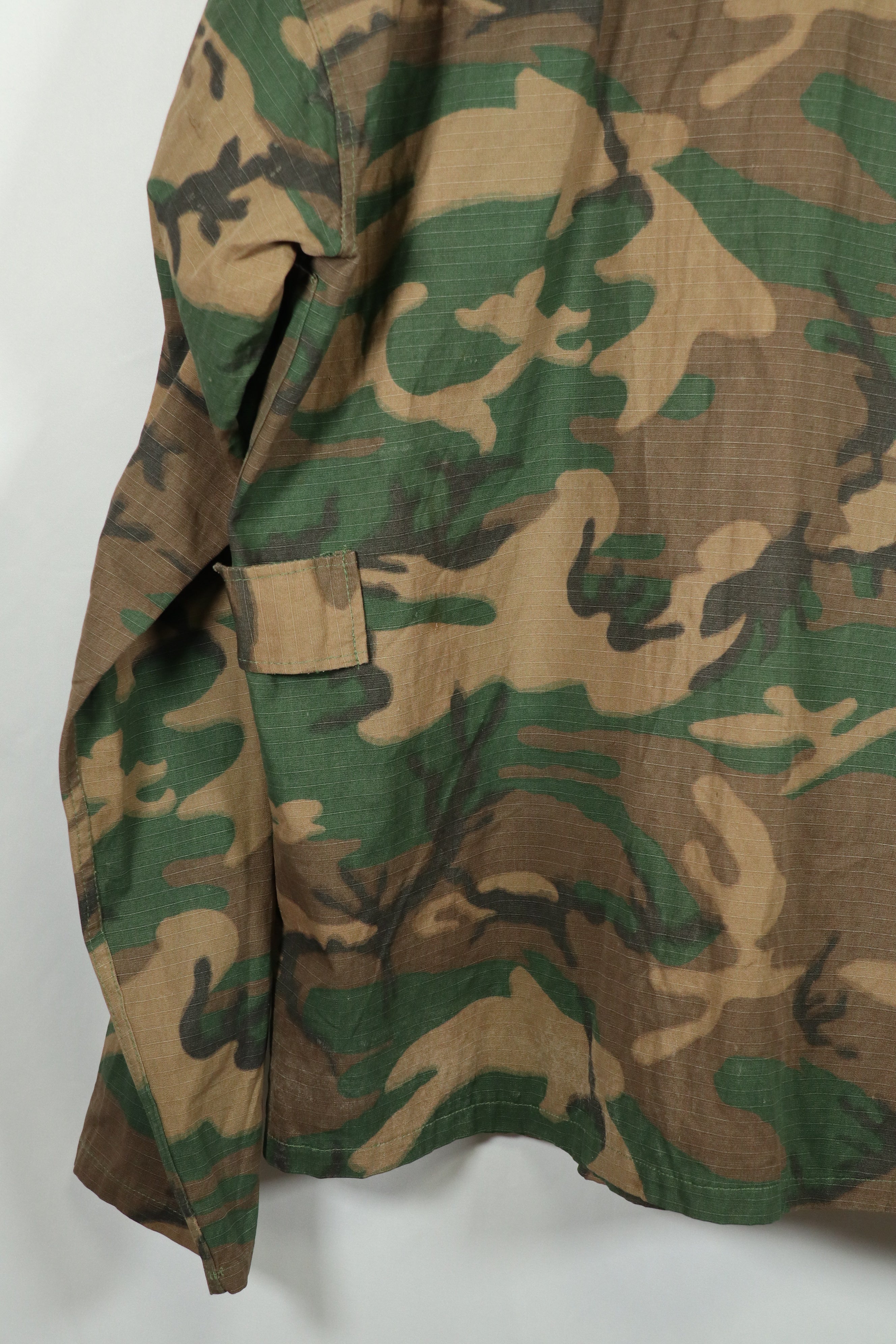 実物生地　南ベトナム　M59 ユーティリティ 空挺シャツ　パッチ後付け　未使用品