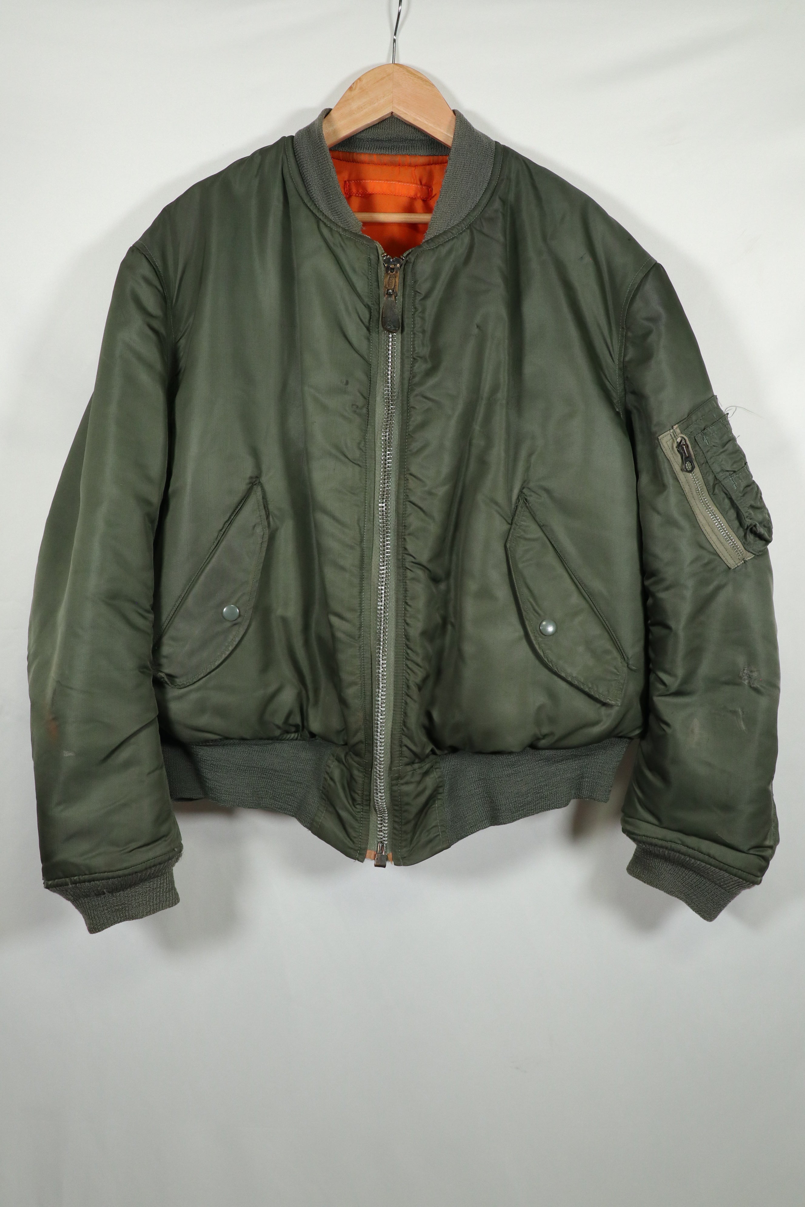 実物　1972年製　アメリカ空軍　フライトジャケット　MA-1　中古品　LARGEサイズ