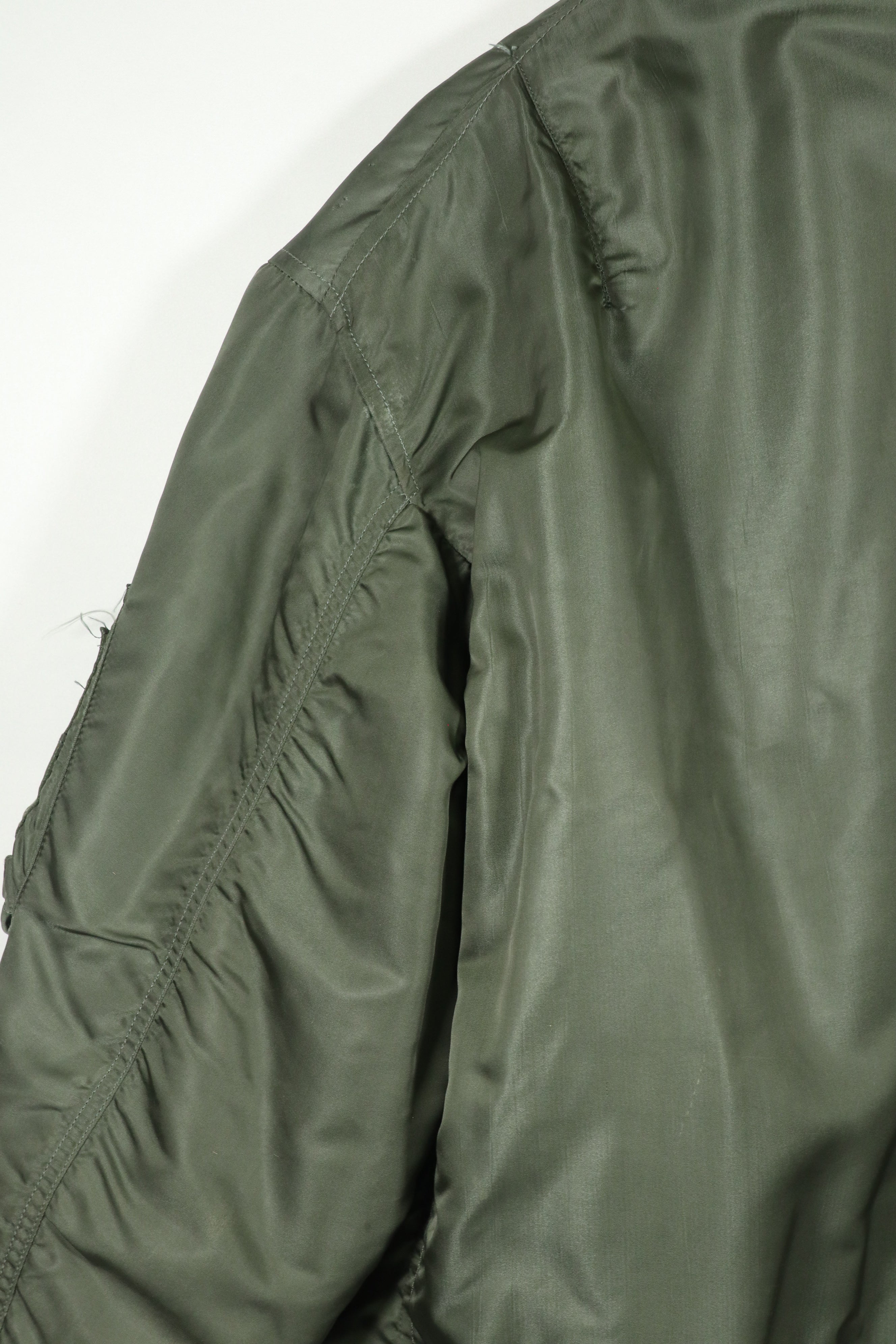 実物　1972年製　アメリカ空軍　フライトジャケット　MA-1　中古品　LARGEサイズ