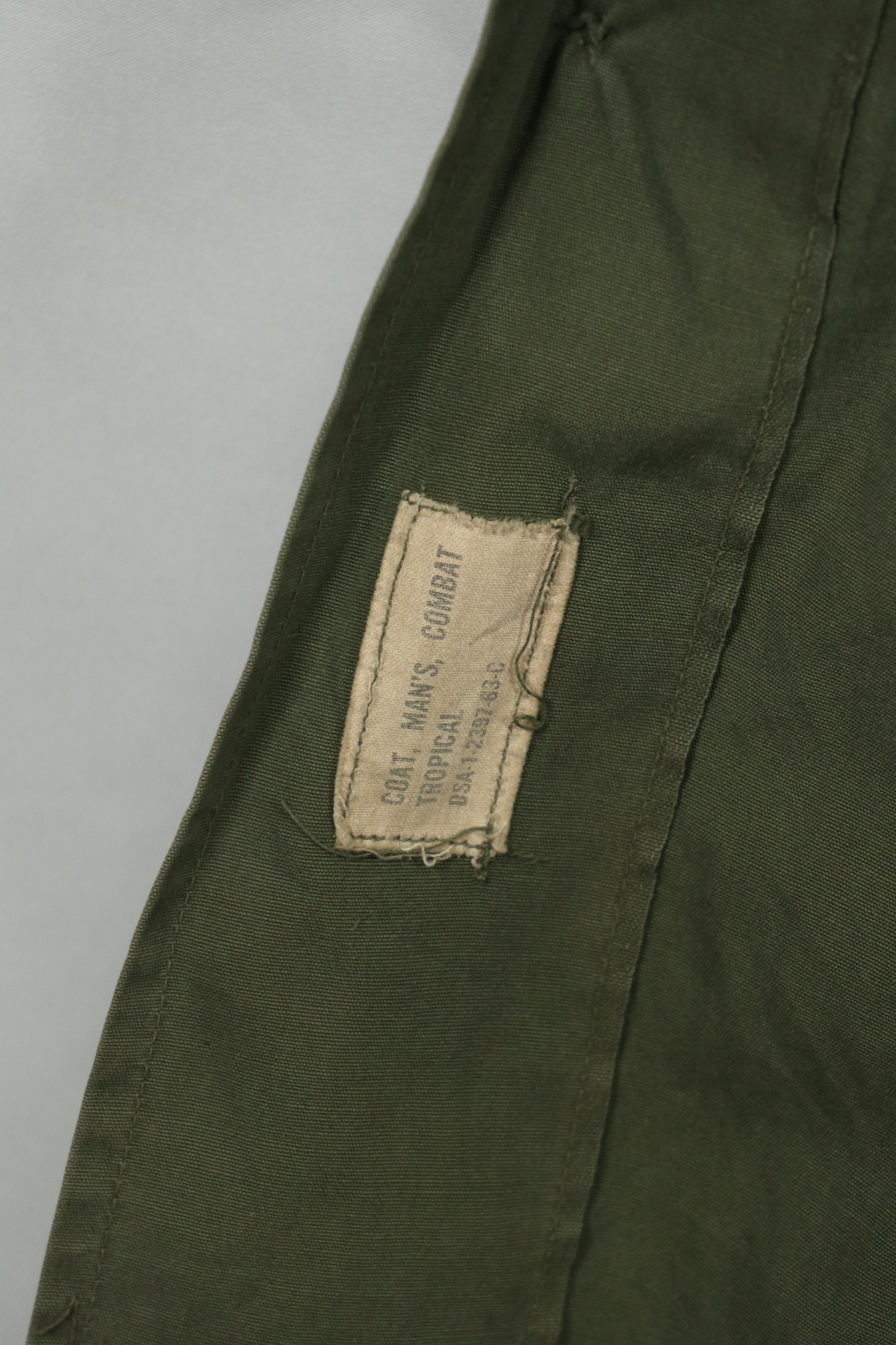 実物　1963年製　1st Model ジャングルファティーグ　ジャケット　MEDIUM-LONG　退色あり　中古品