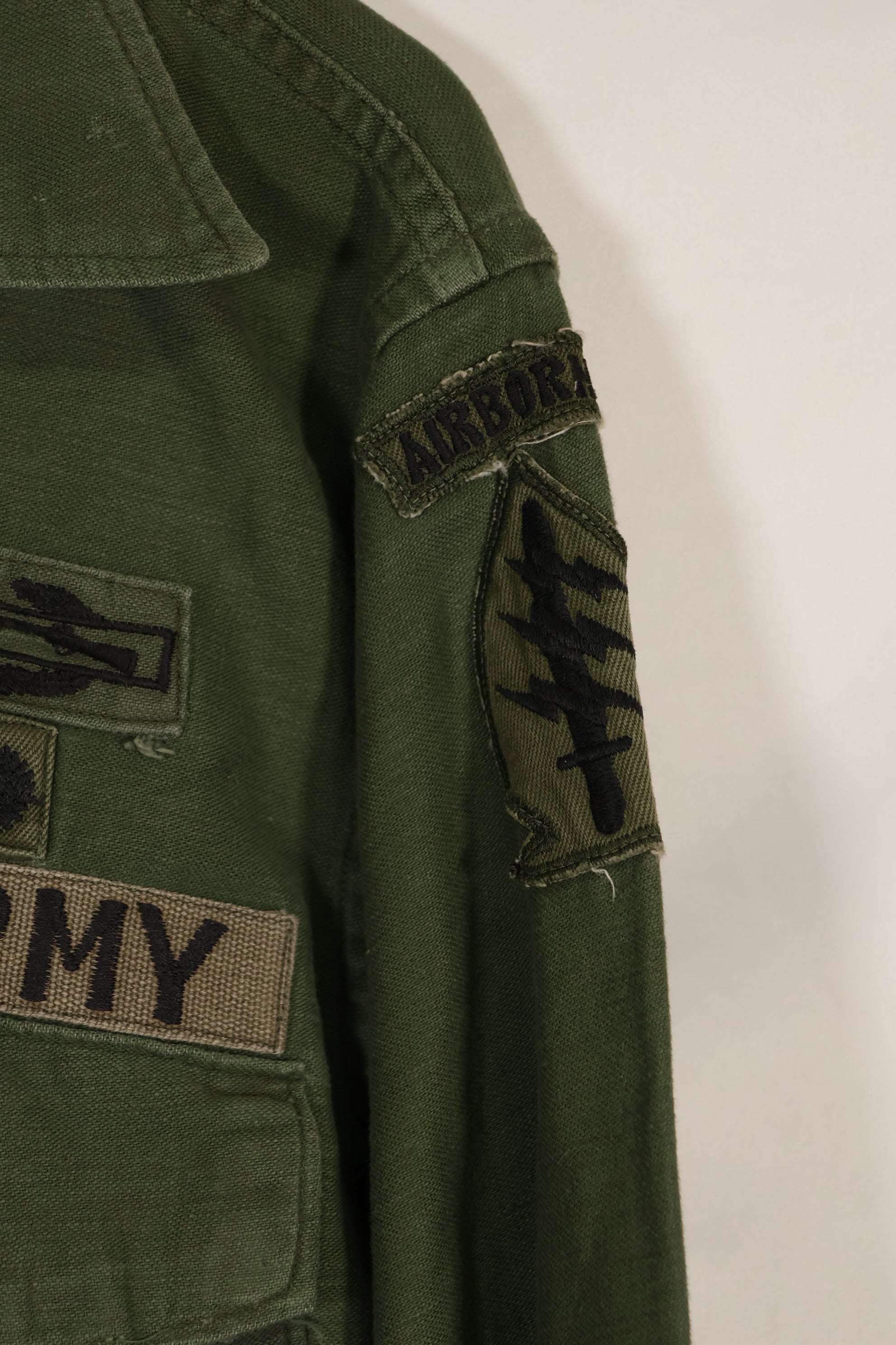 実物　1968年　沖縄製 グリーンベレーSSI付き　OG-107　ユーティリティシャツ　中古品