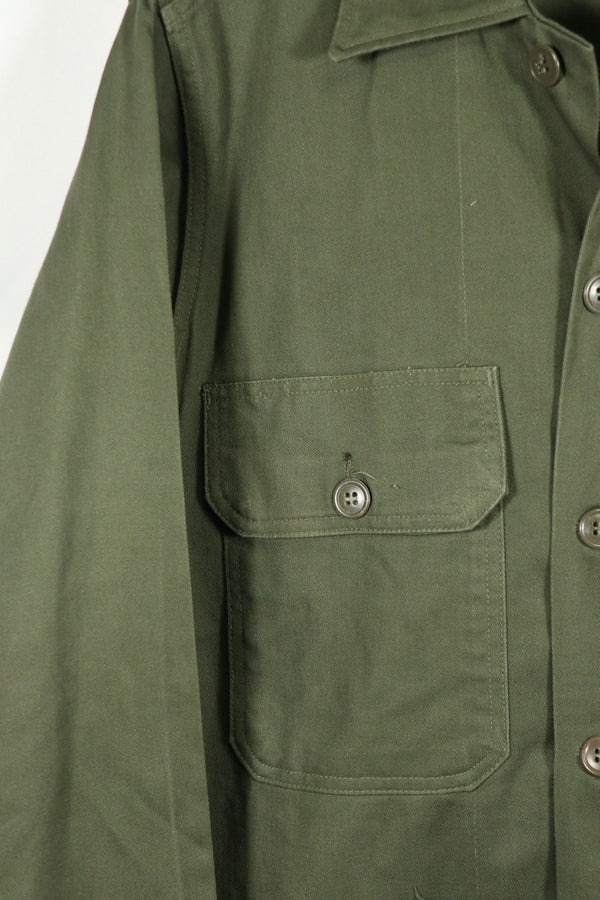 正品全新库存 OG-107 实用衬衫，民用款，M 码