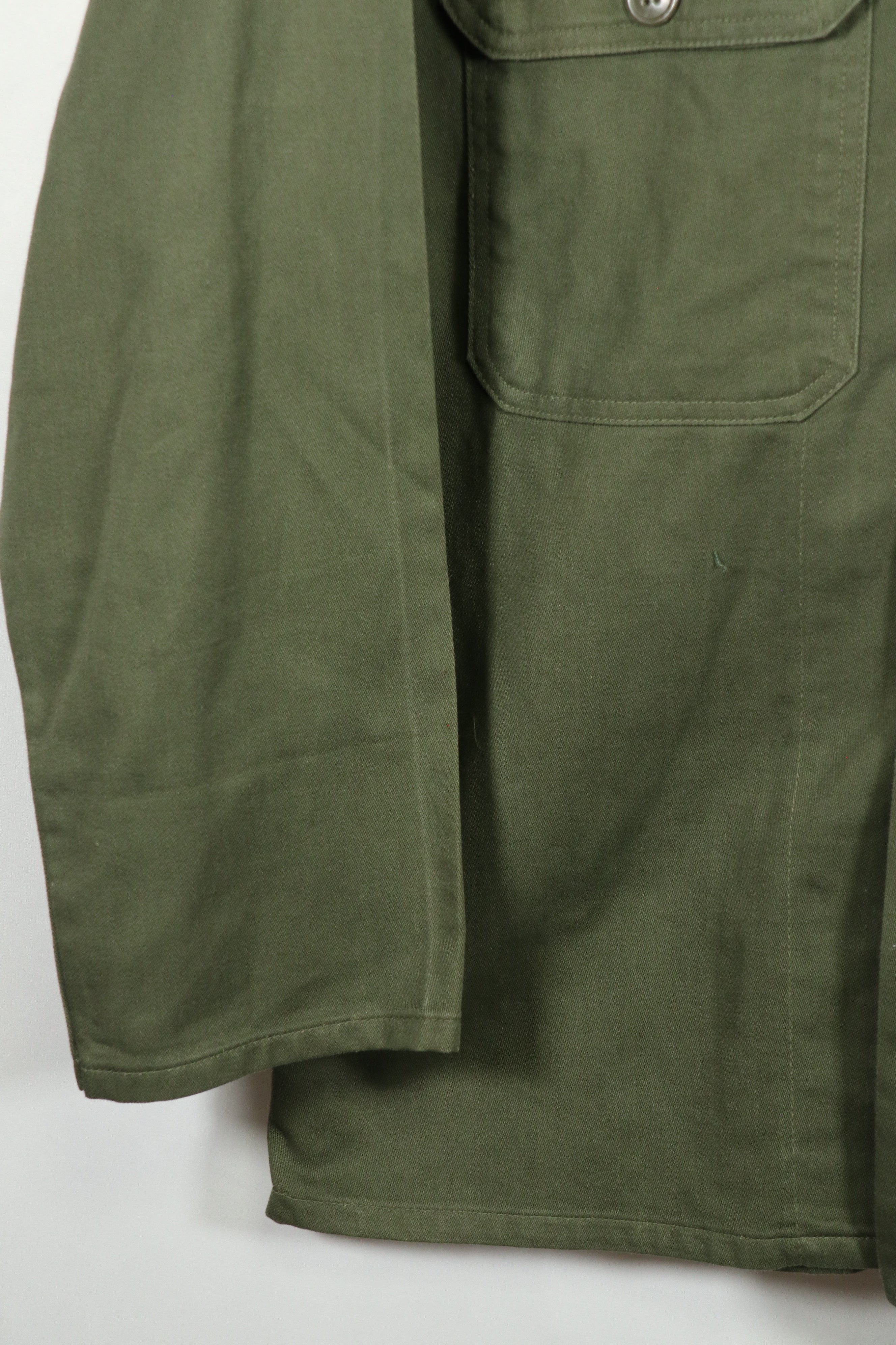 正品全新库存 OG-107 实用衬衫，民用款，M 码