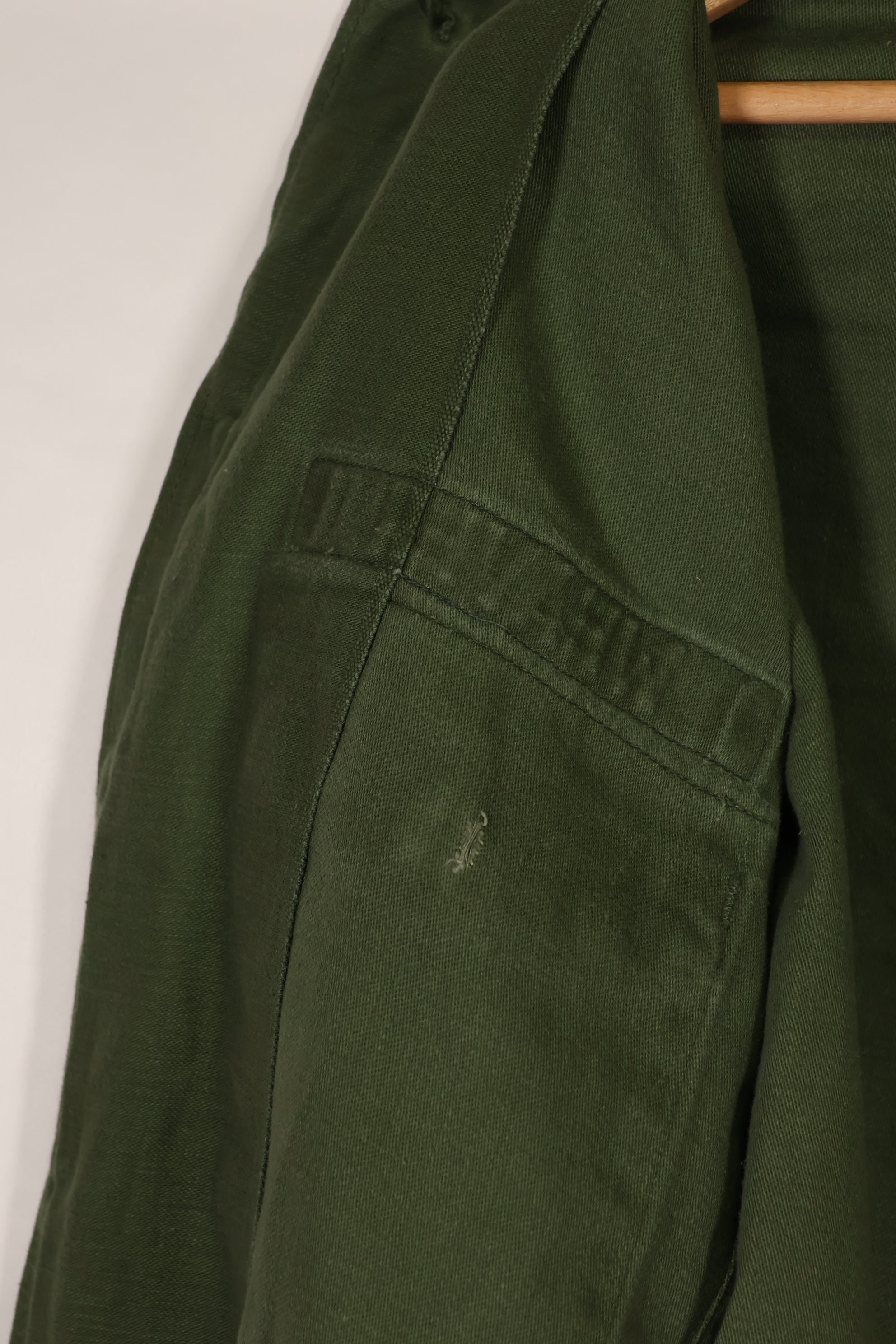 実物　1968年　沖縄製 グリーンベレーSSI付き　OG-107　ユーティリティシャツ　中古品