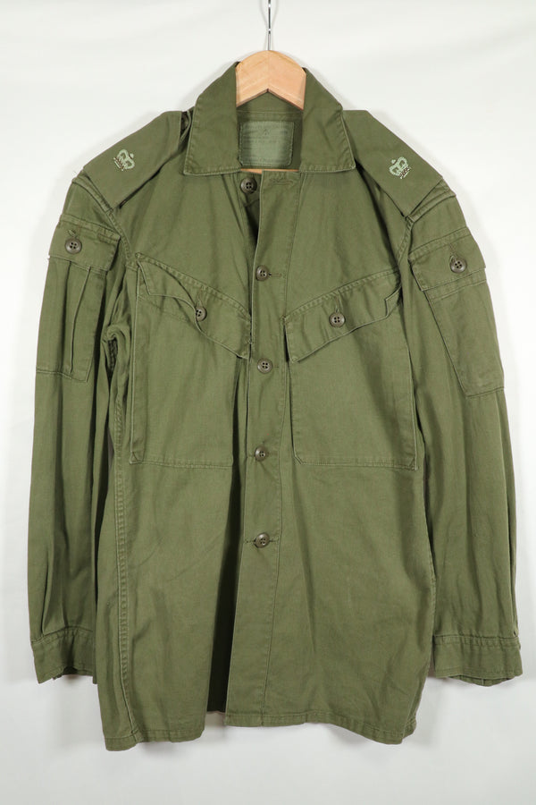 実物　1970年製　オーストラリア軍　ファティーグシャツ　階級章付き　中古品